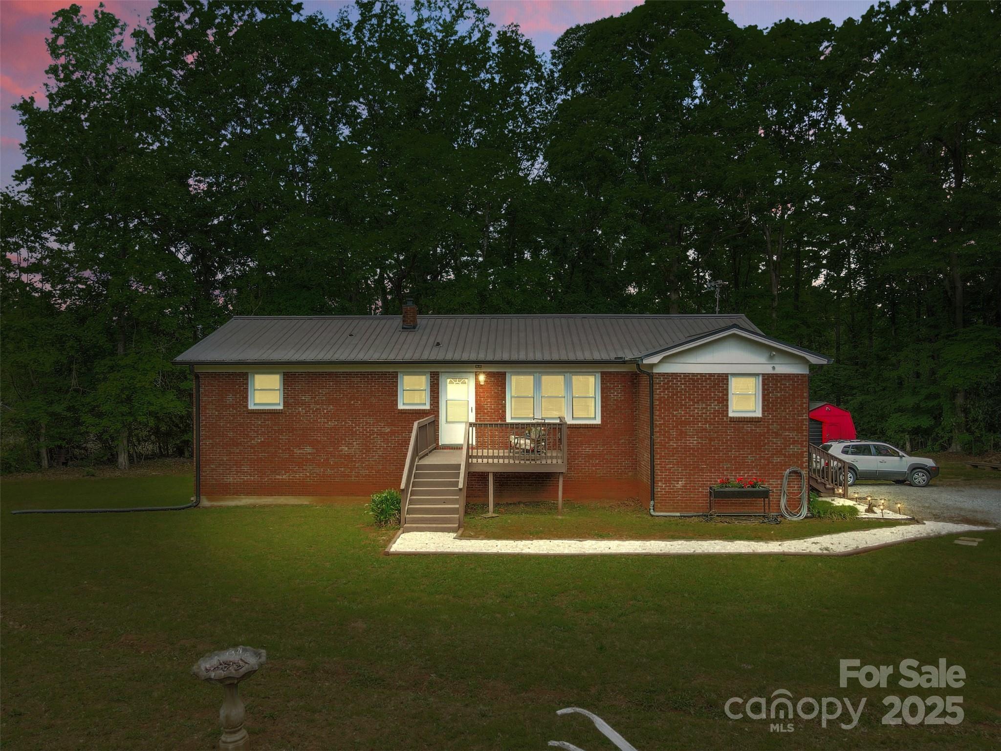 1792 Hoffman Road Property Photo 1