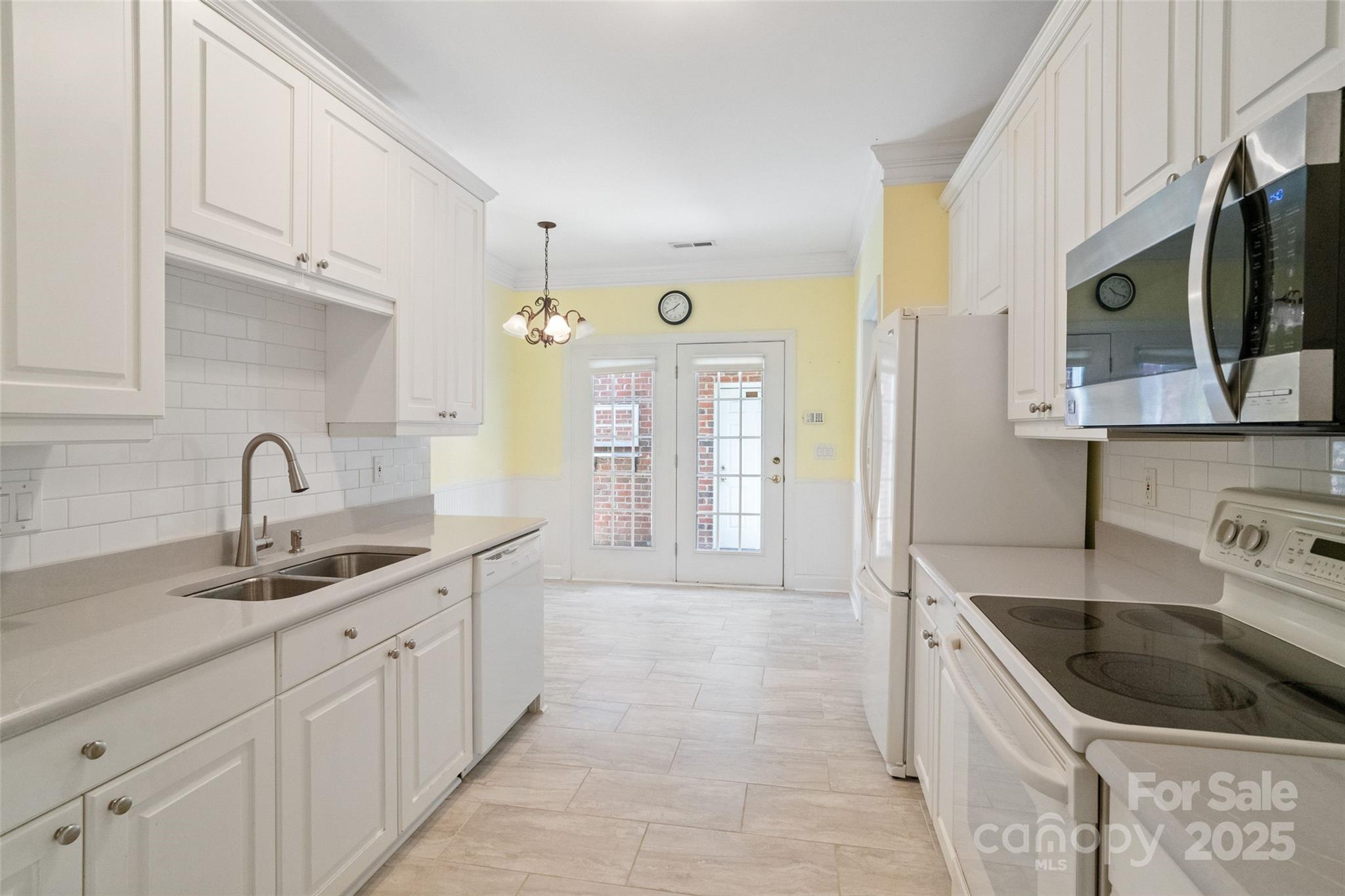 1141 Ardwyck Place Property Photo 4