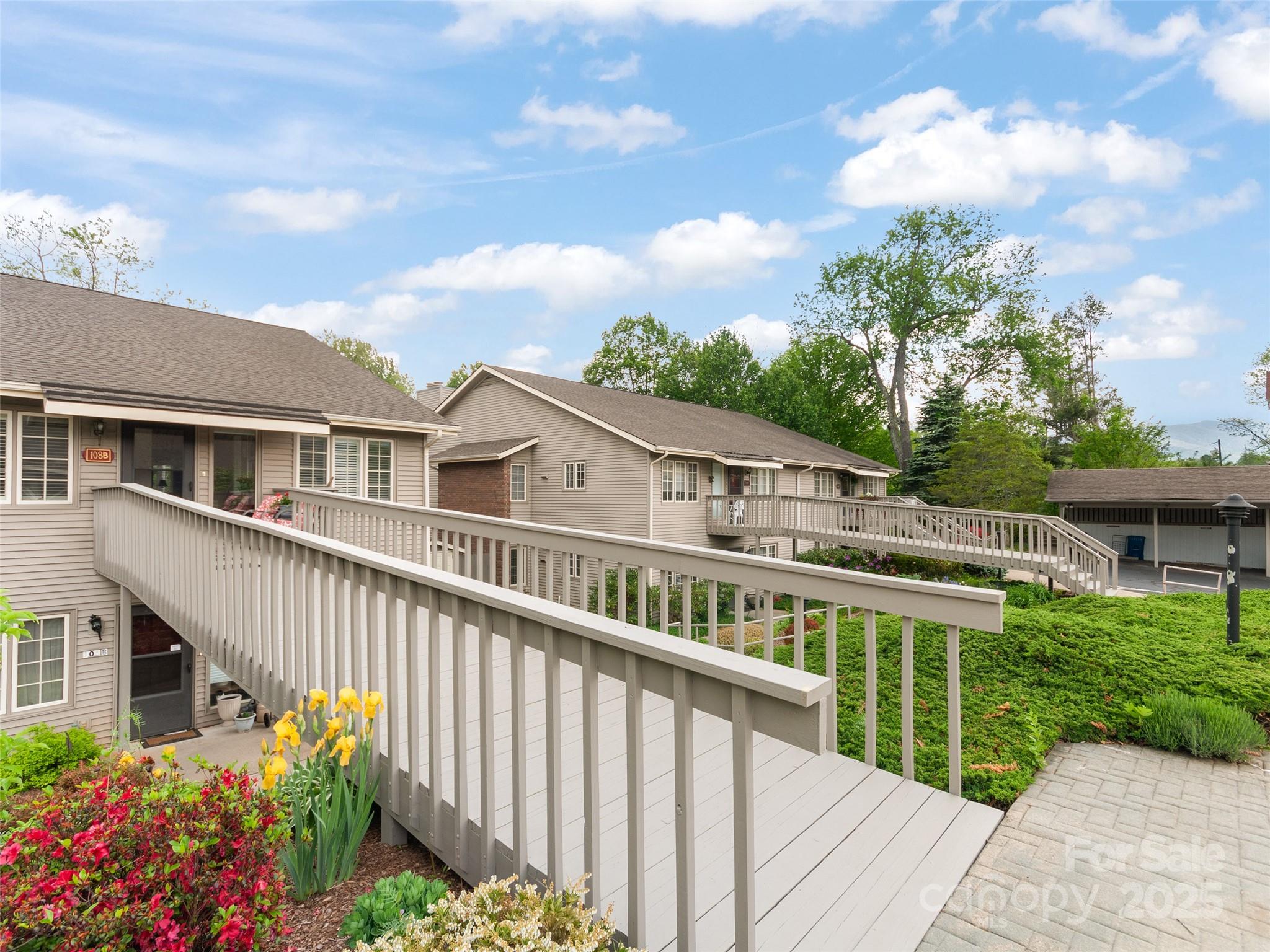 671 S Haywood Street 108b Property Photo 3