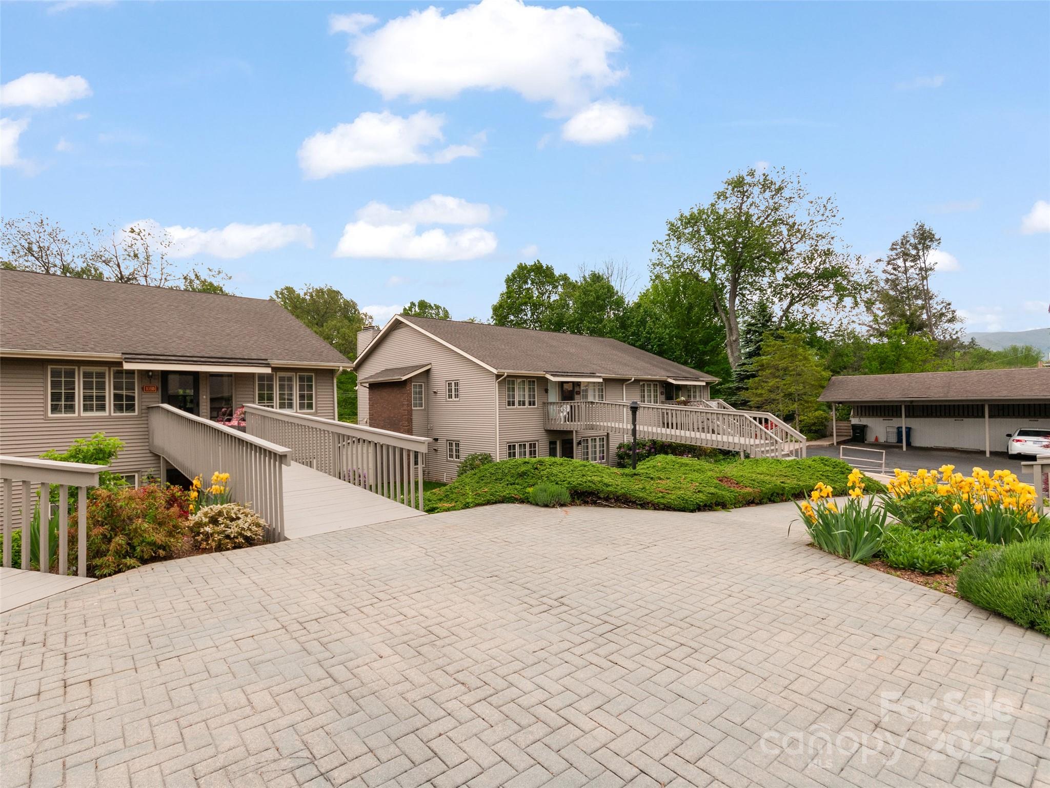 671 S Haywood Street 108b Property Photo 31