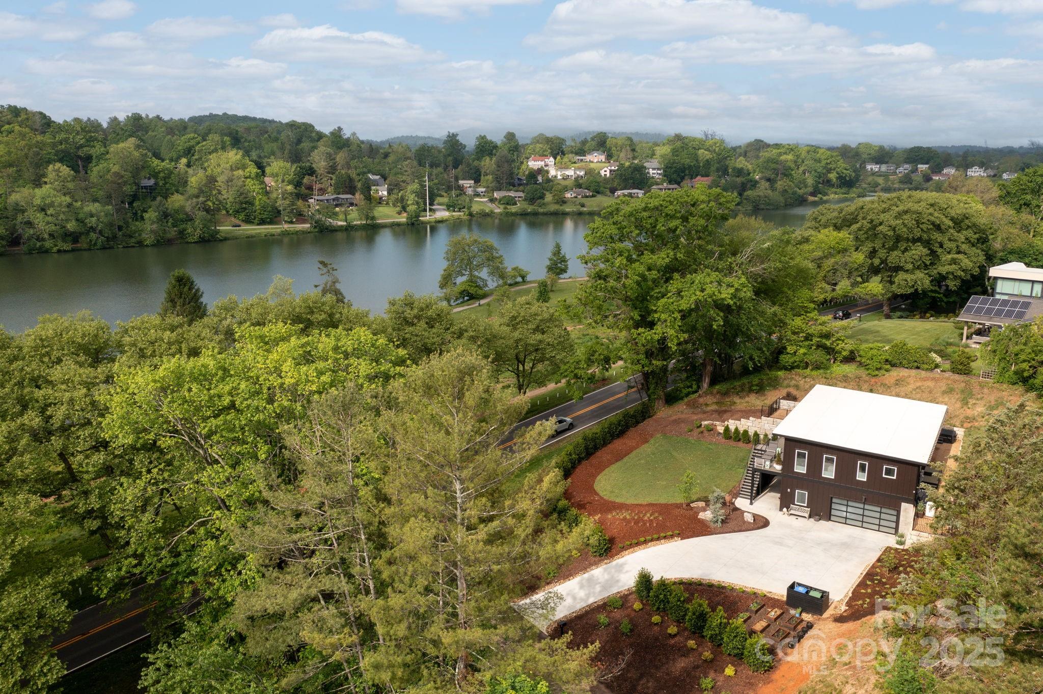 8 Midland Drive Property Photo 2