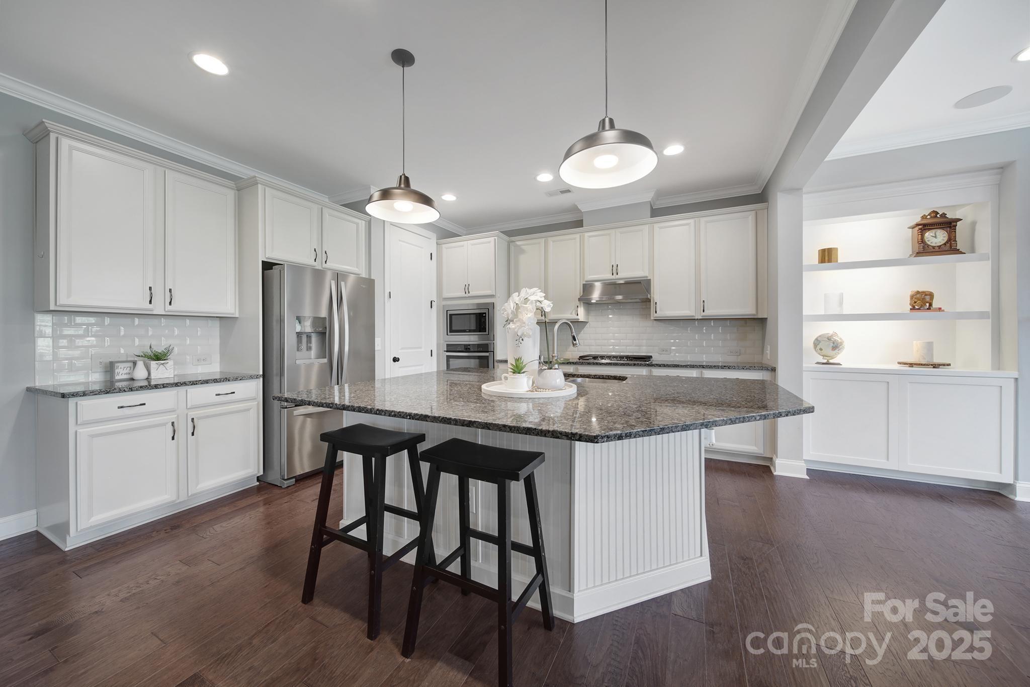 1001 Emory Lane Property Photo 4