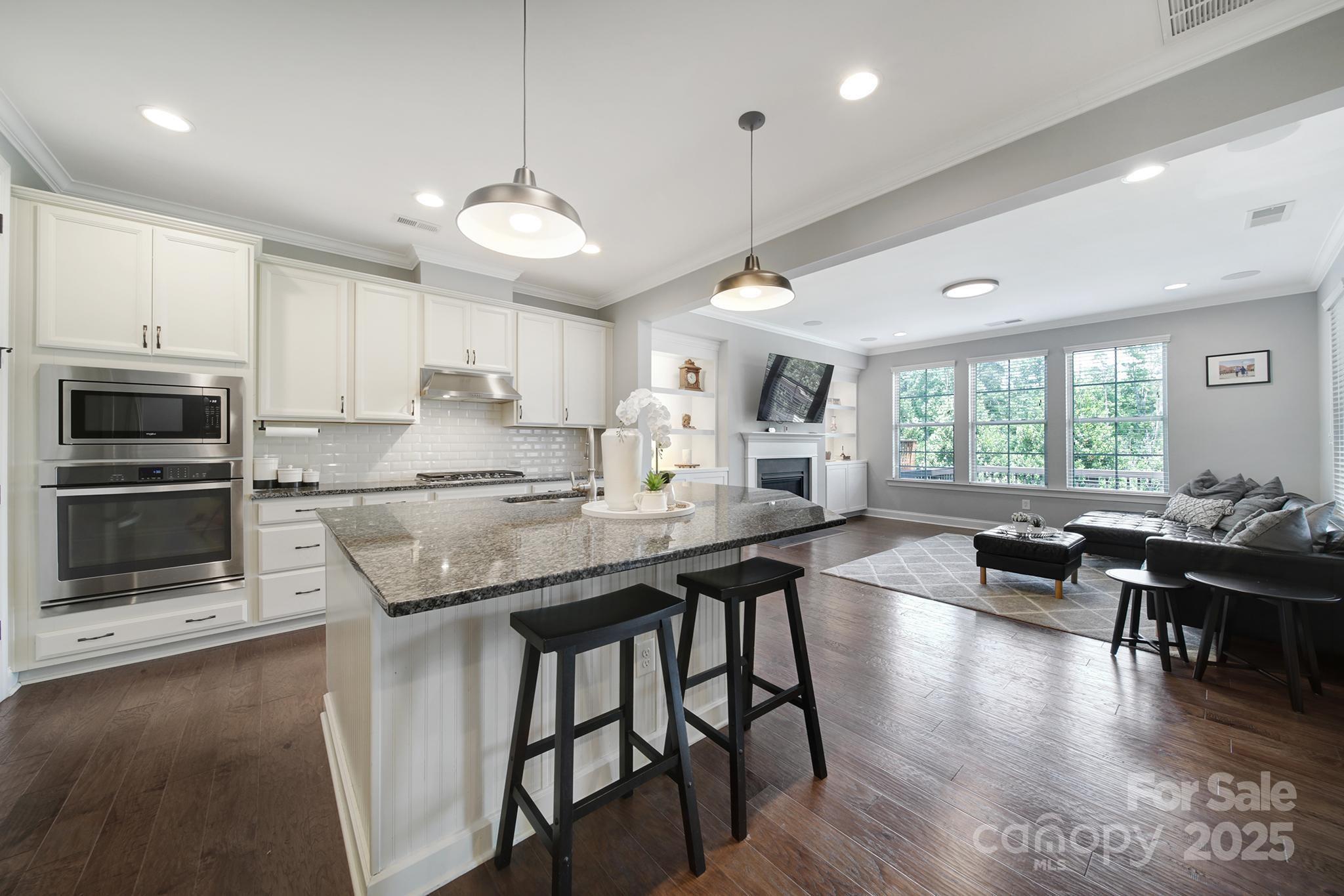 1001 Emory Lane Property Photo 5