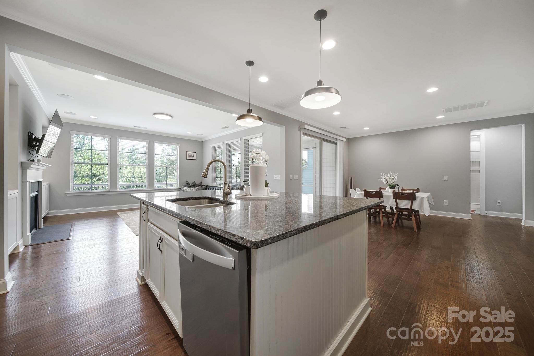 1001 Emory Lane Property Photo 7