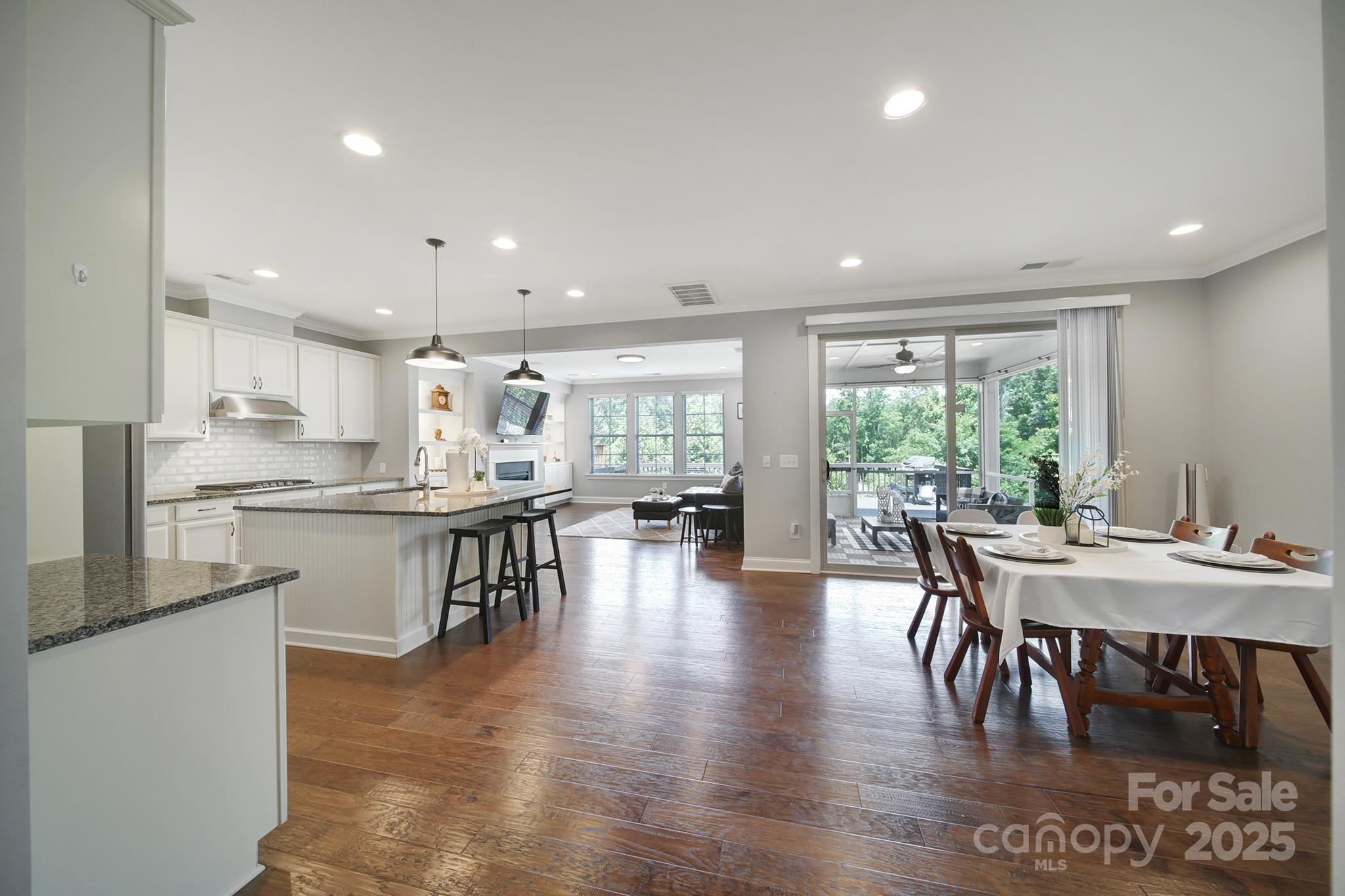 1001 Emory Lane Property Photo 8