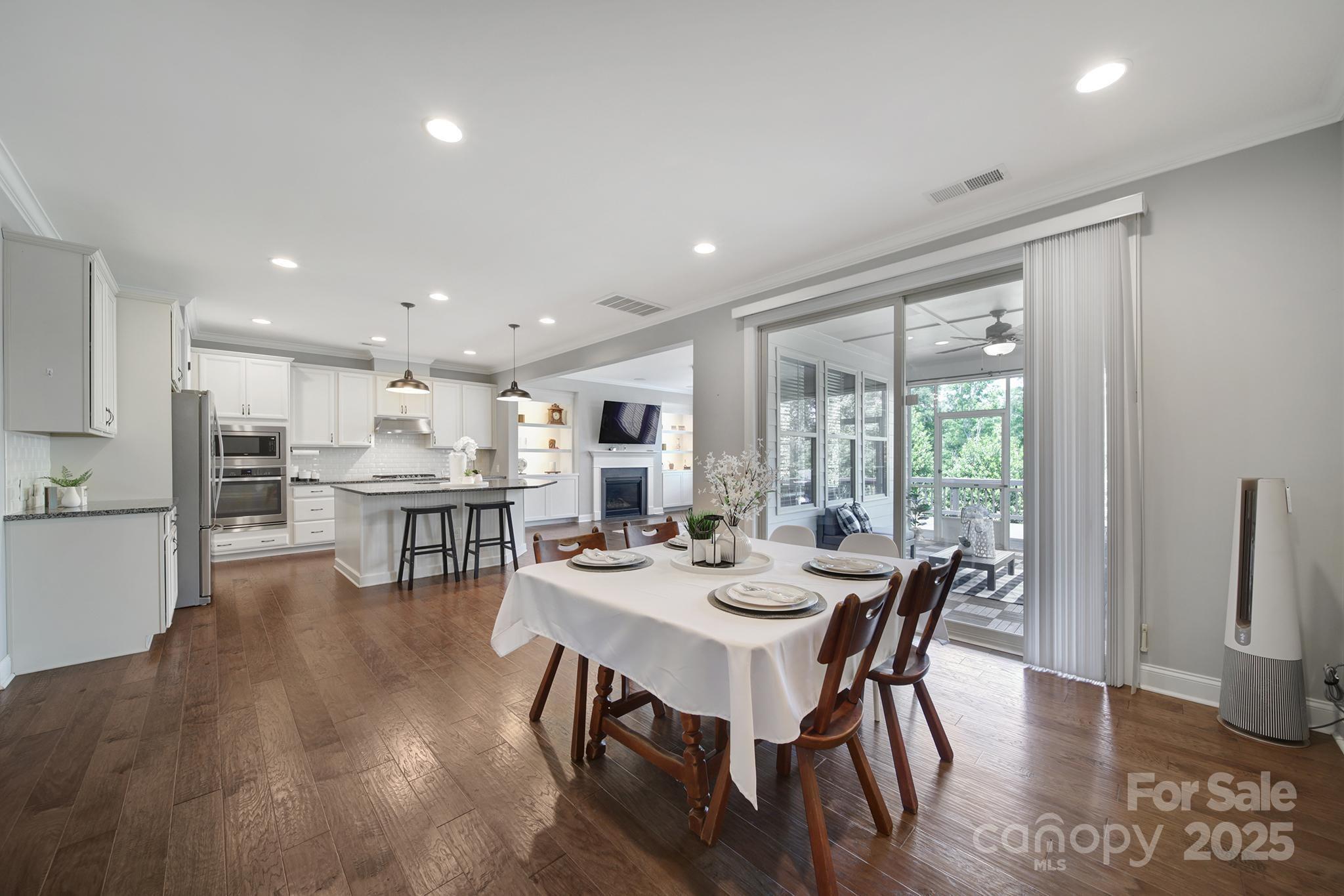 1001 Emory Lane Property Photo 9