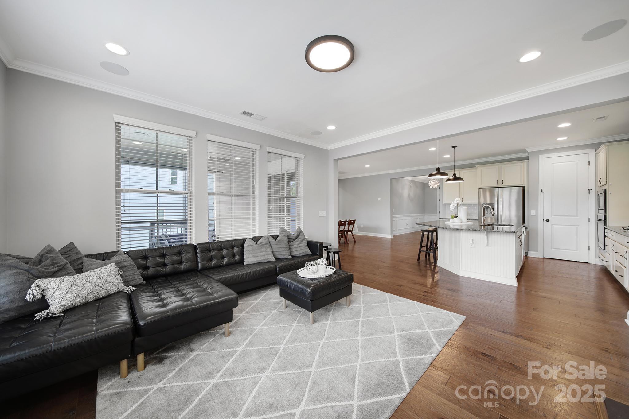 1001 Emory Lane Property Photo 12