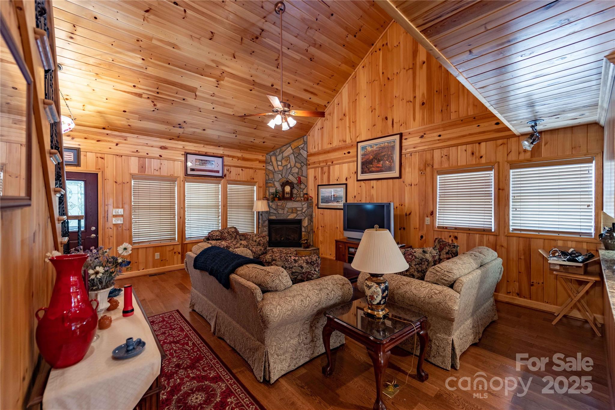 1053 Rich Hill Mountain Road Property Photo 4
