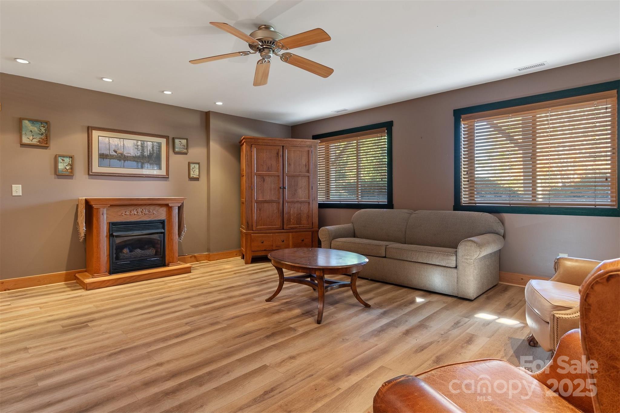 969 Twin Bridges Drive Property Photo 27