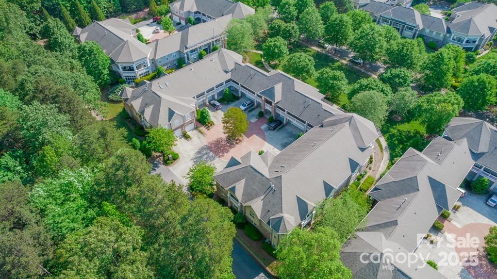 9047 Rosalyn Glen Road Property Photo 2