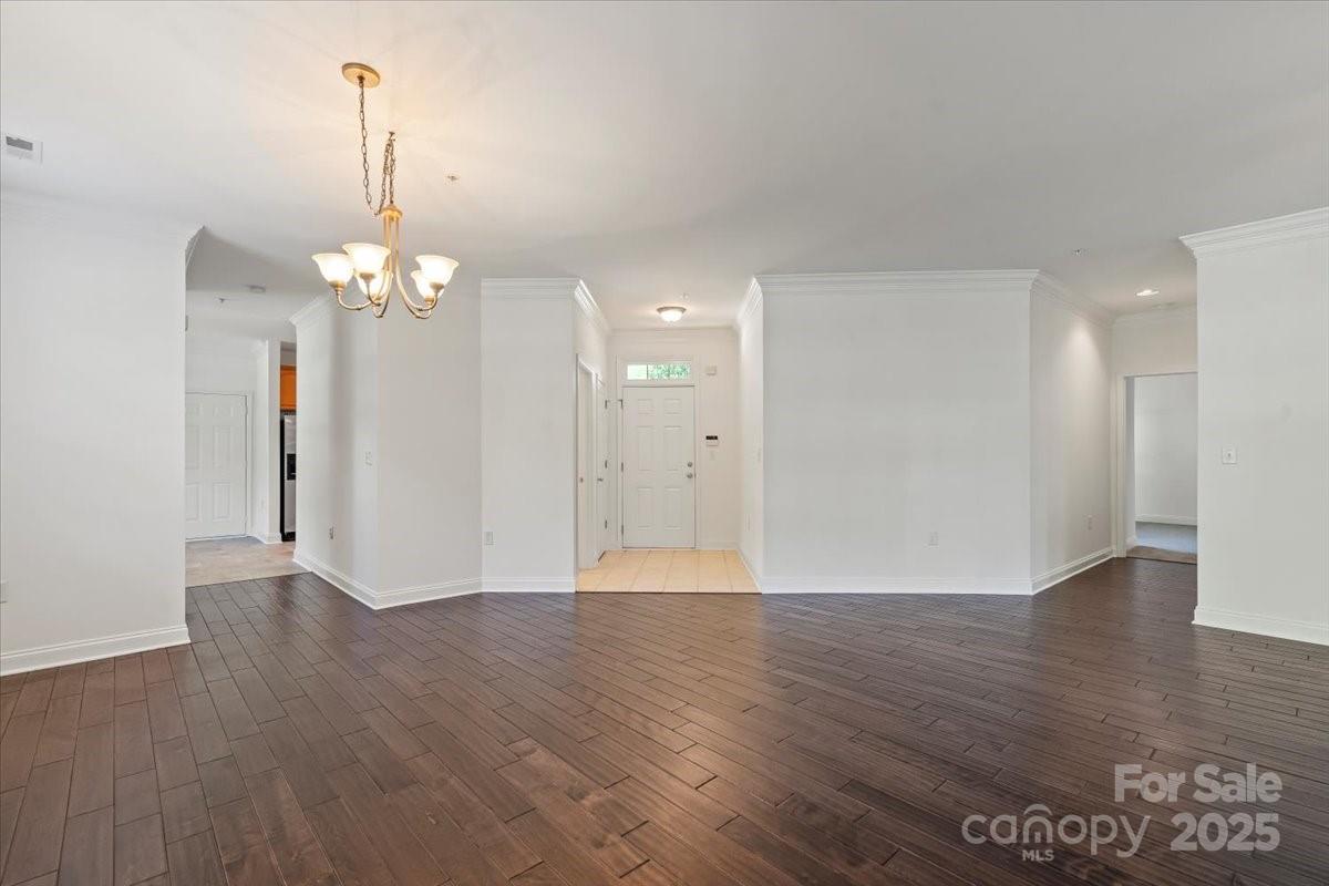 9047 Rosalyn Glen Road Property Photo 12