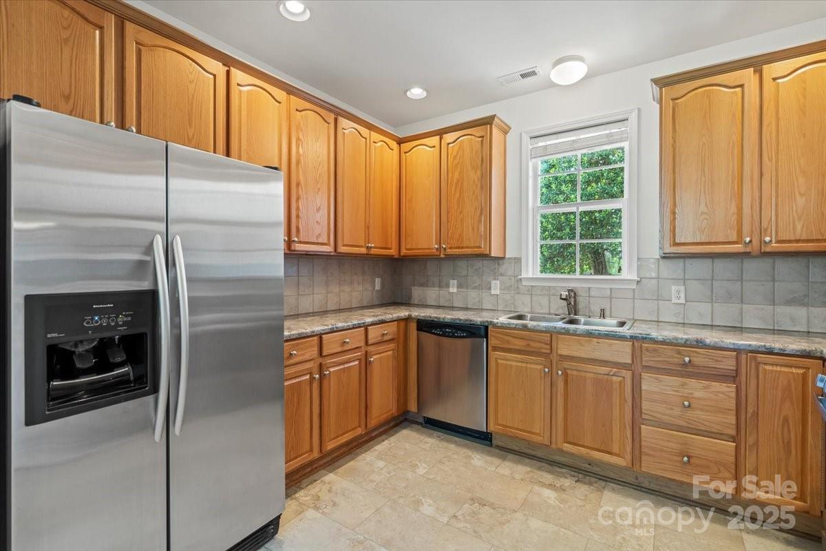 9047 Rosalyn Glen Road Property Photo 15