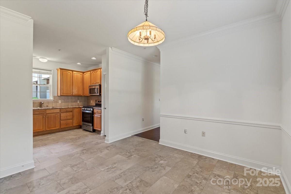 9047 Rosalyn Glen Road Property Photo 18