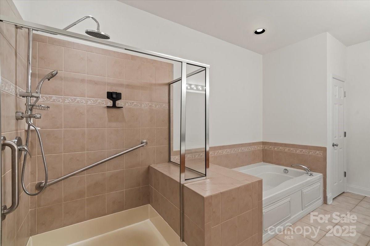 9047 Rosalyn Glen Road Property Photo 24