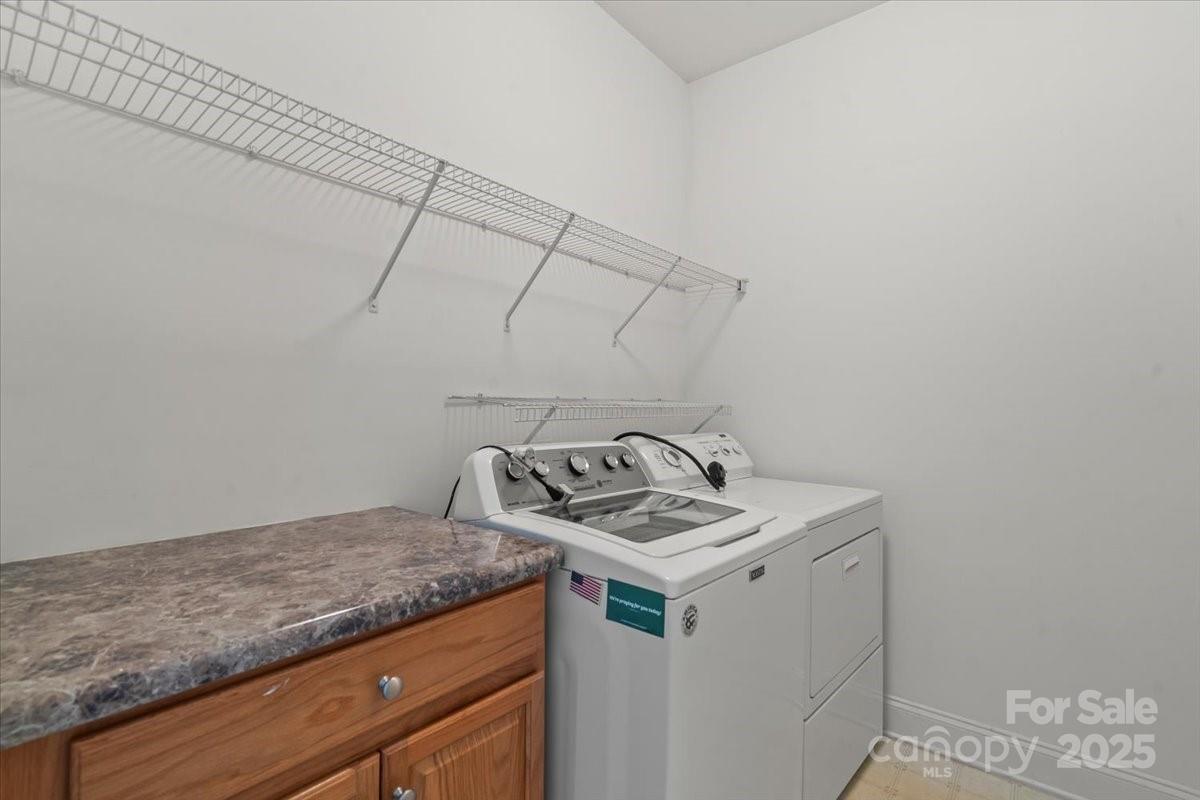 9047 Rosalyn Glen Road Property Photo 32