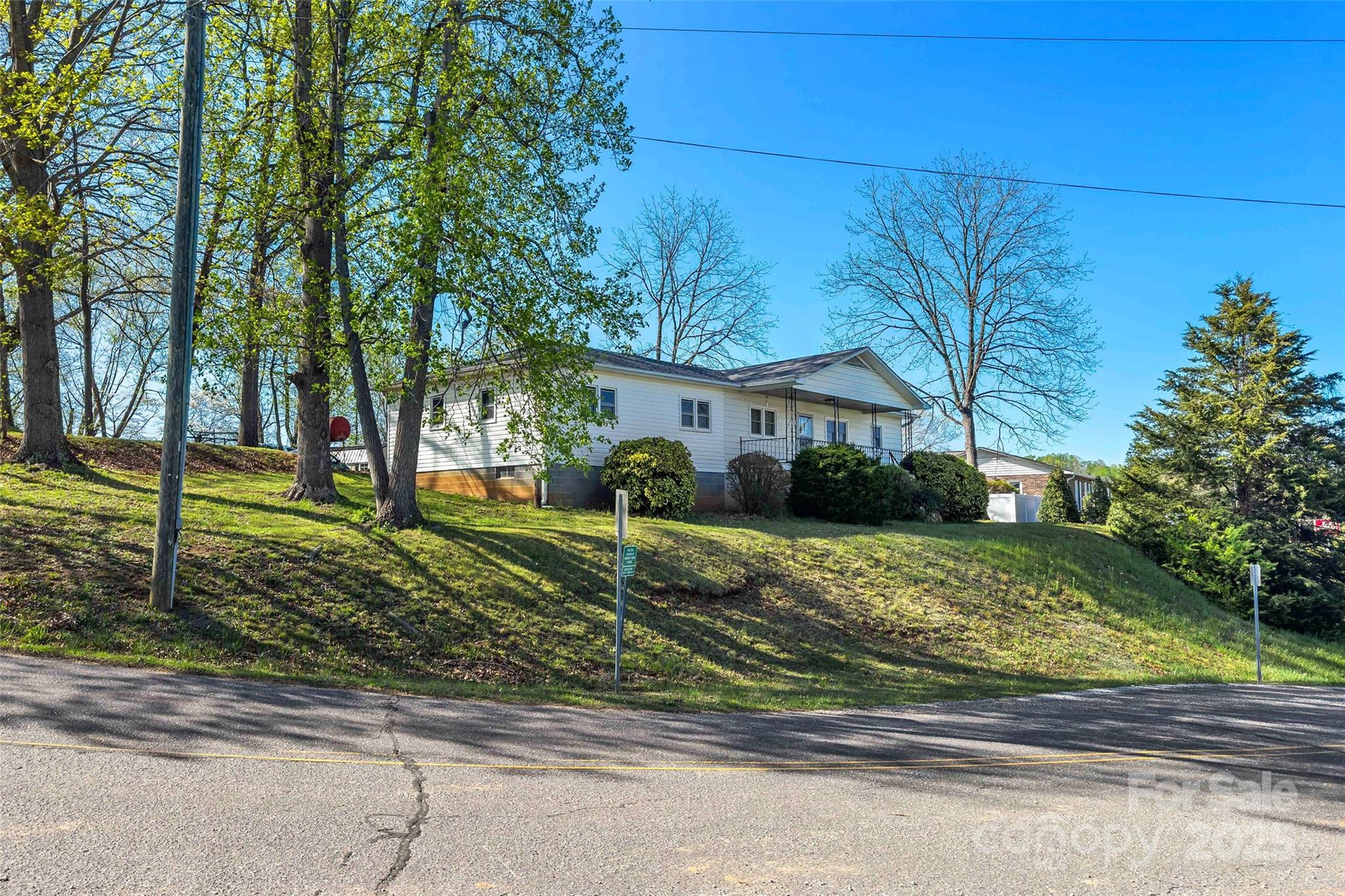 36 & 50 Catawba Avenue Property Photo 3