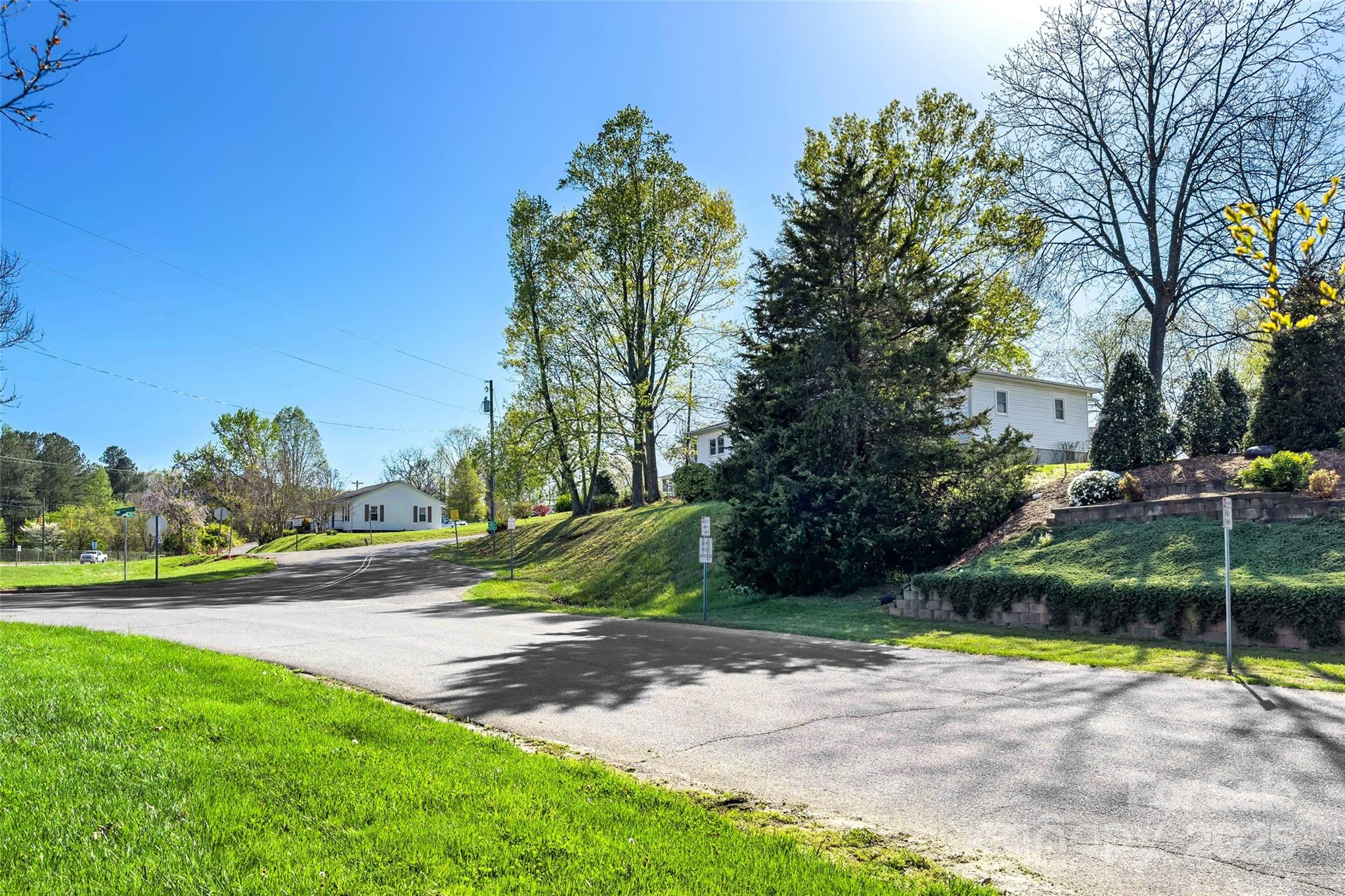 36 & 50 Catawba Avenue Property Photo 5