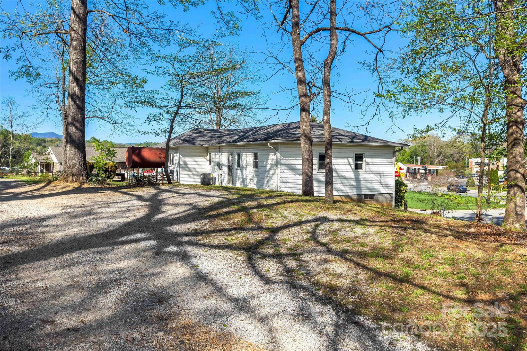 36 & 50 Catawba Avenue Property Photo 7