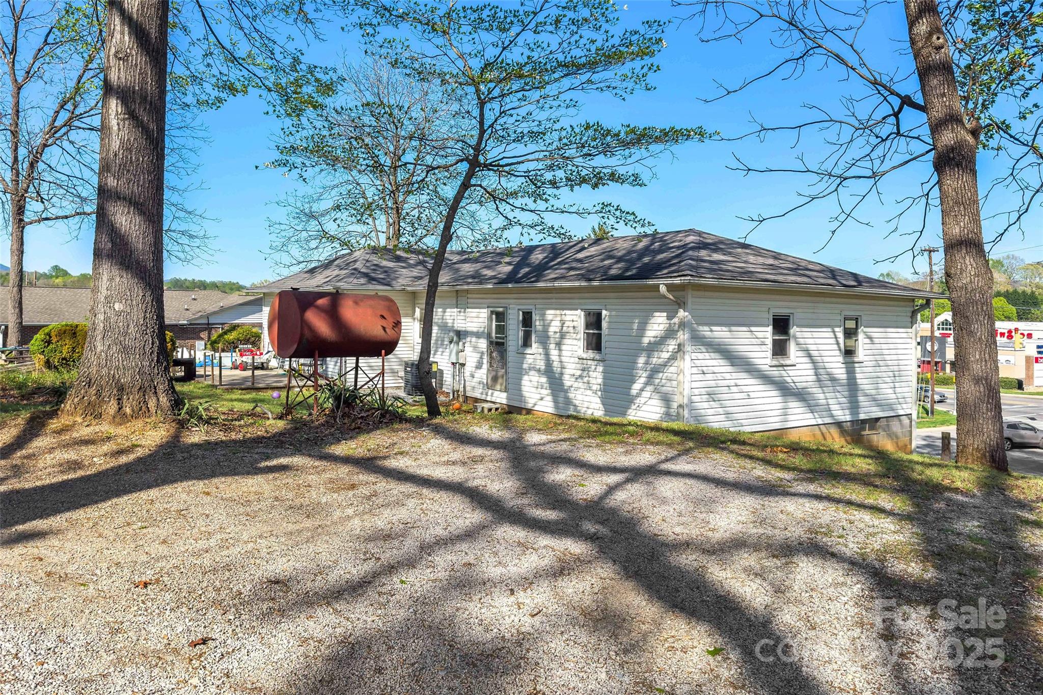 36 & 50 Catawba Avenue Property Photo 9