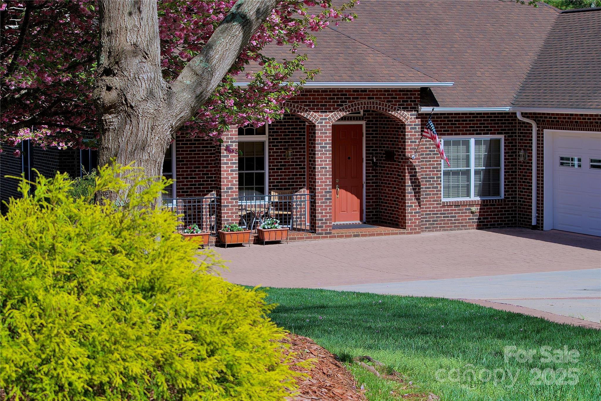 5342 Beacon Ridge Drive Property Photo 3