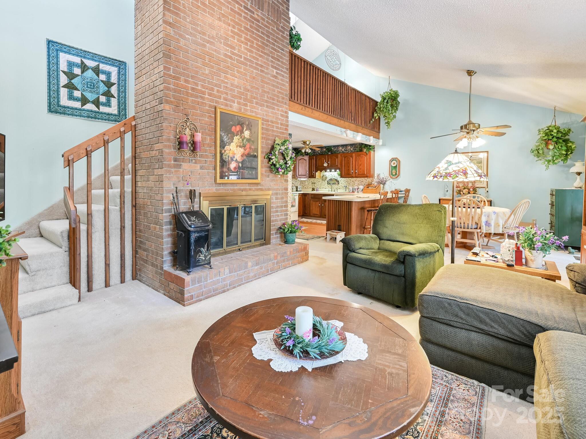 306 Woodfield Drive Property Photo 5