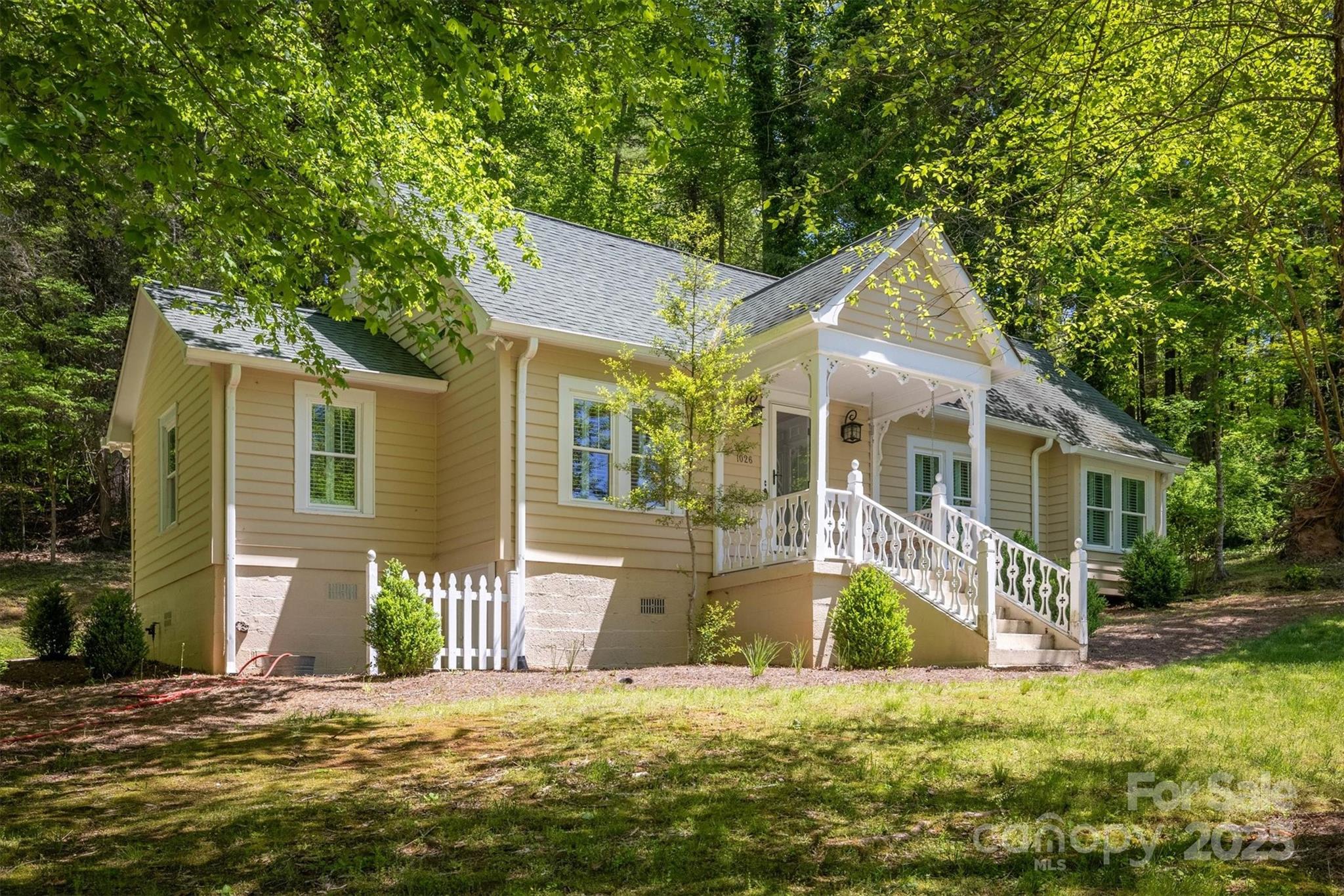 1026 Shelby Lane Property Photo 3
