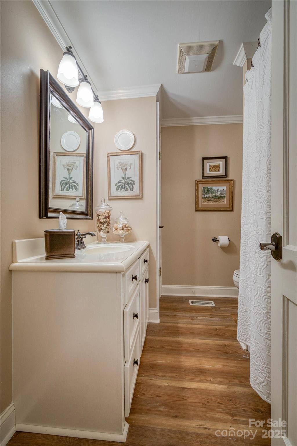 1026 Shelby Lane Property Photo 24