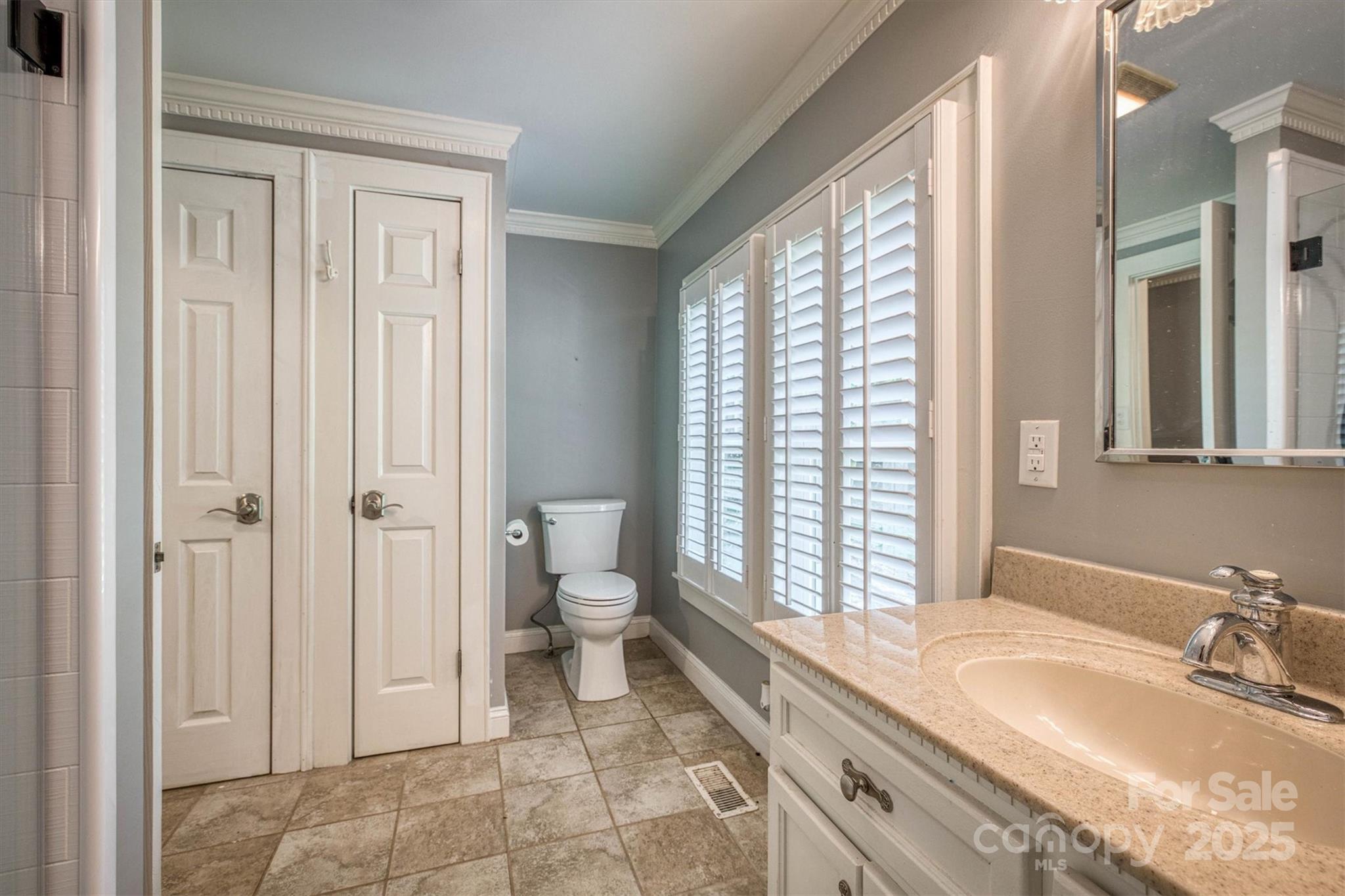 1026 Shelby Lane Property Photo 27