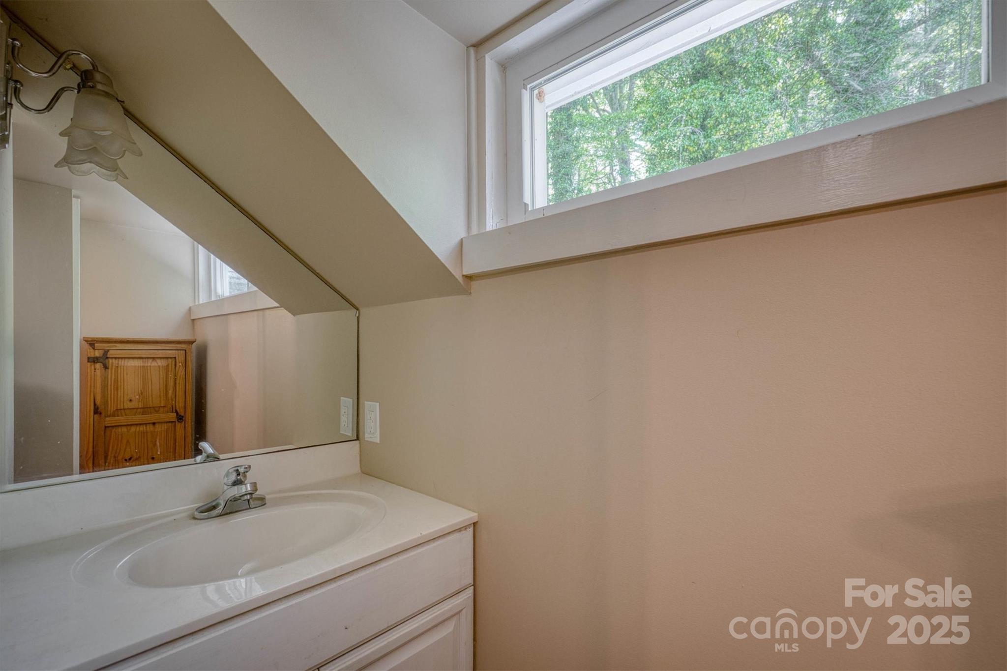 1026 Shelby Lane Property Photo 32