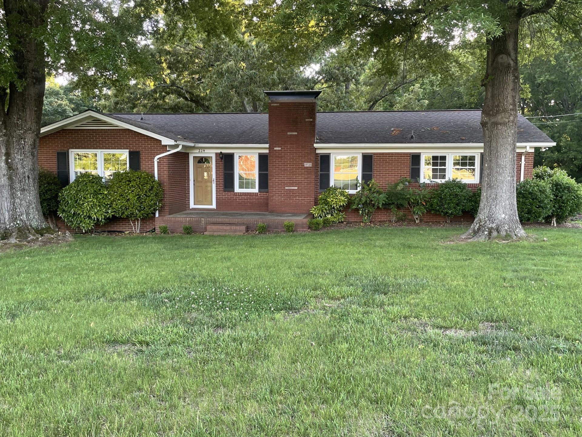 224 Locust Avenue Property Photo