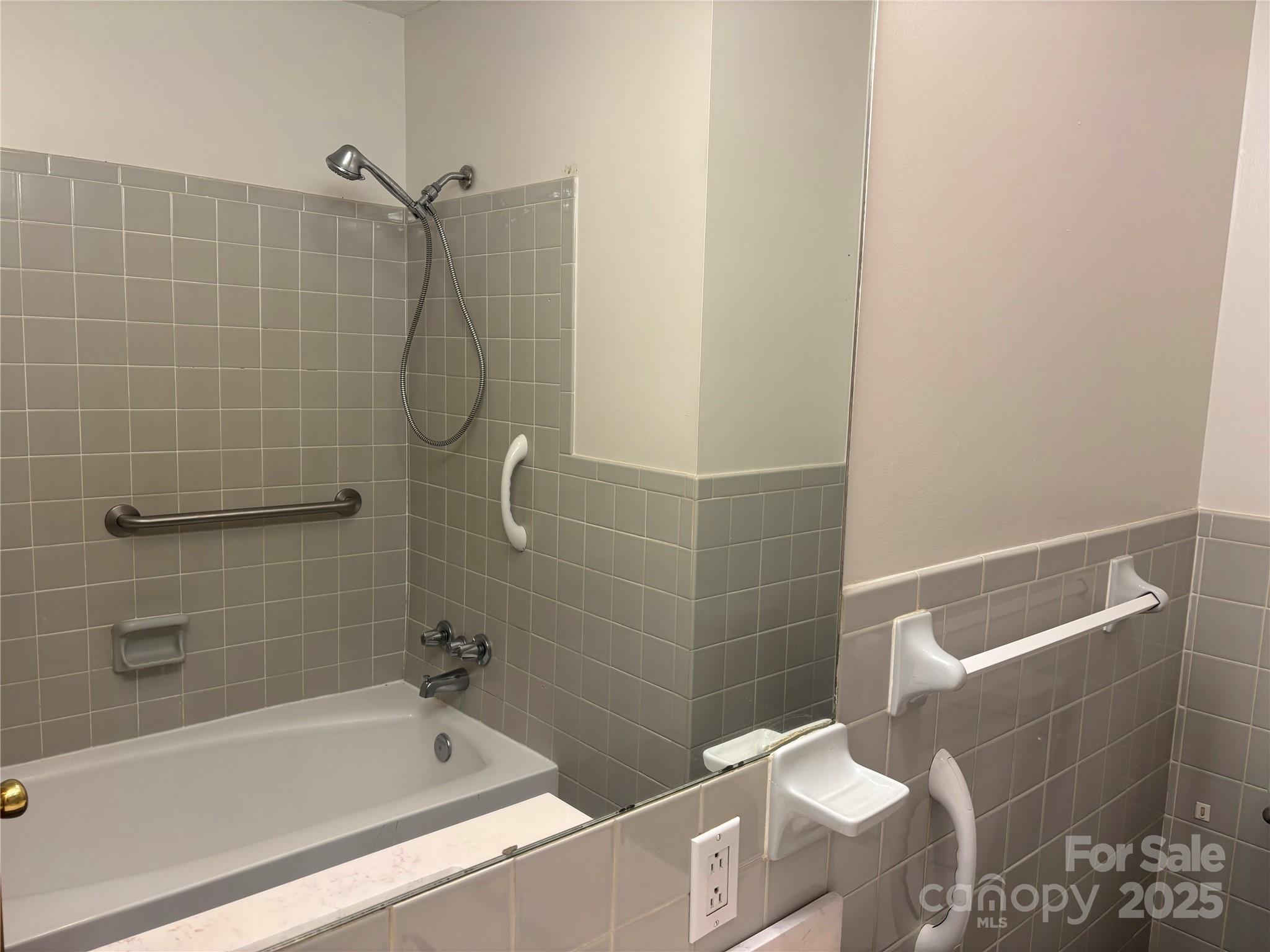 105 Cooper Drive Property Photo 13