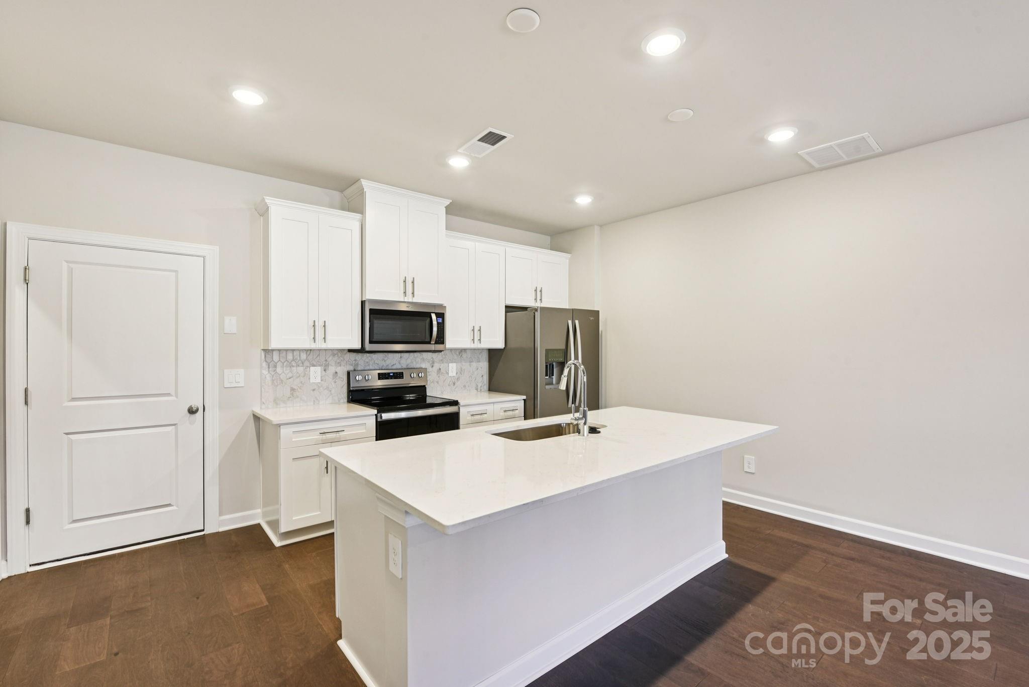 109 Ciara Place E Property Photo 6