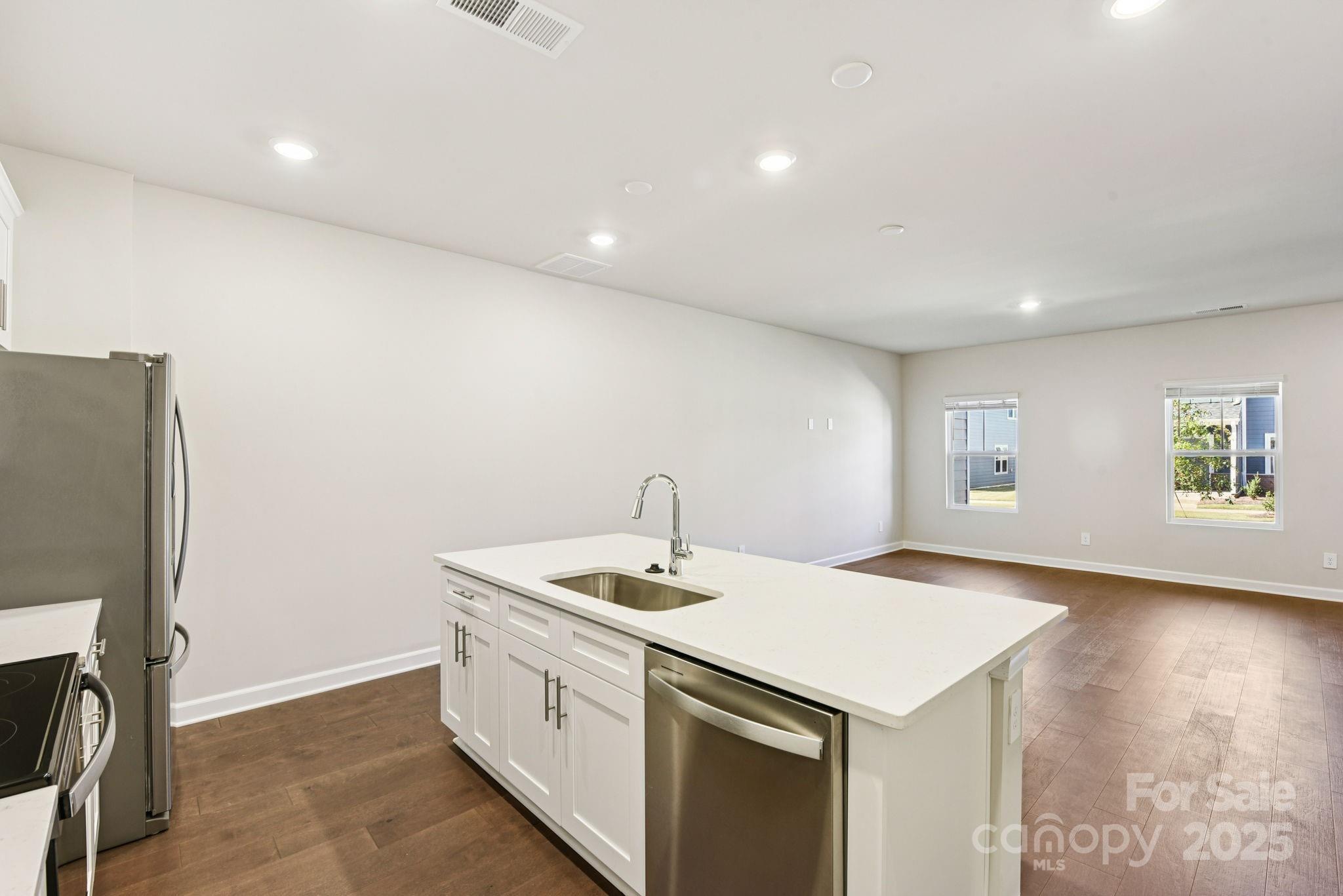 109 Ciara Place E Property Photo 7
