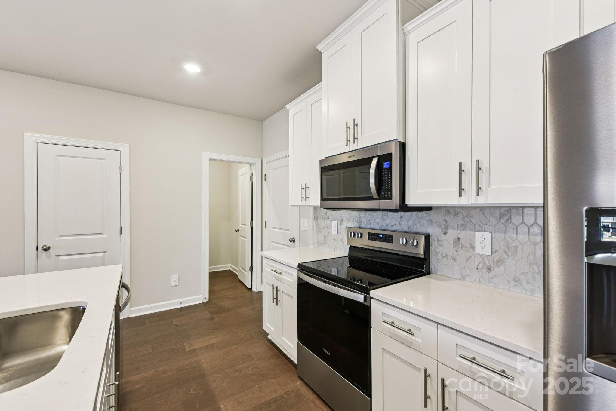 109 Ciara Place E Property Photo 9