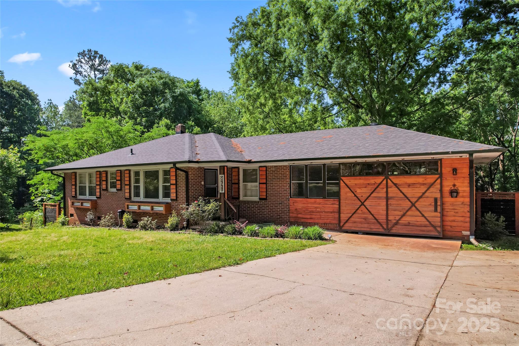 851 Gist Road Property Photo 1