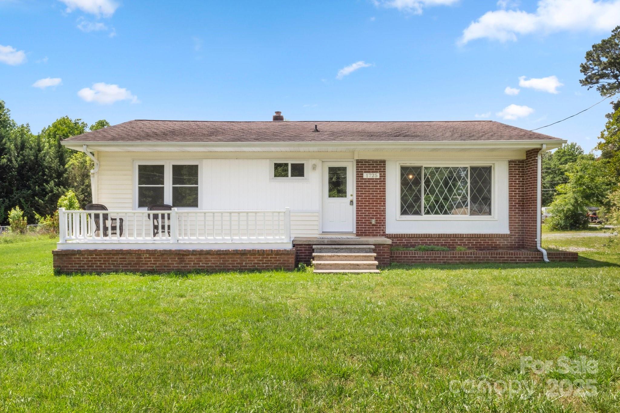1725 Fallston Road Property Photo 1