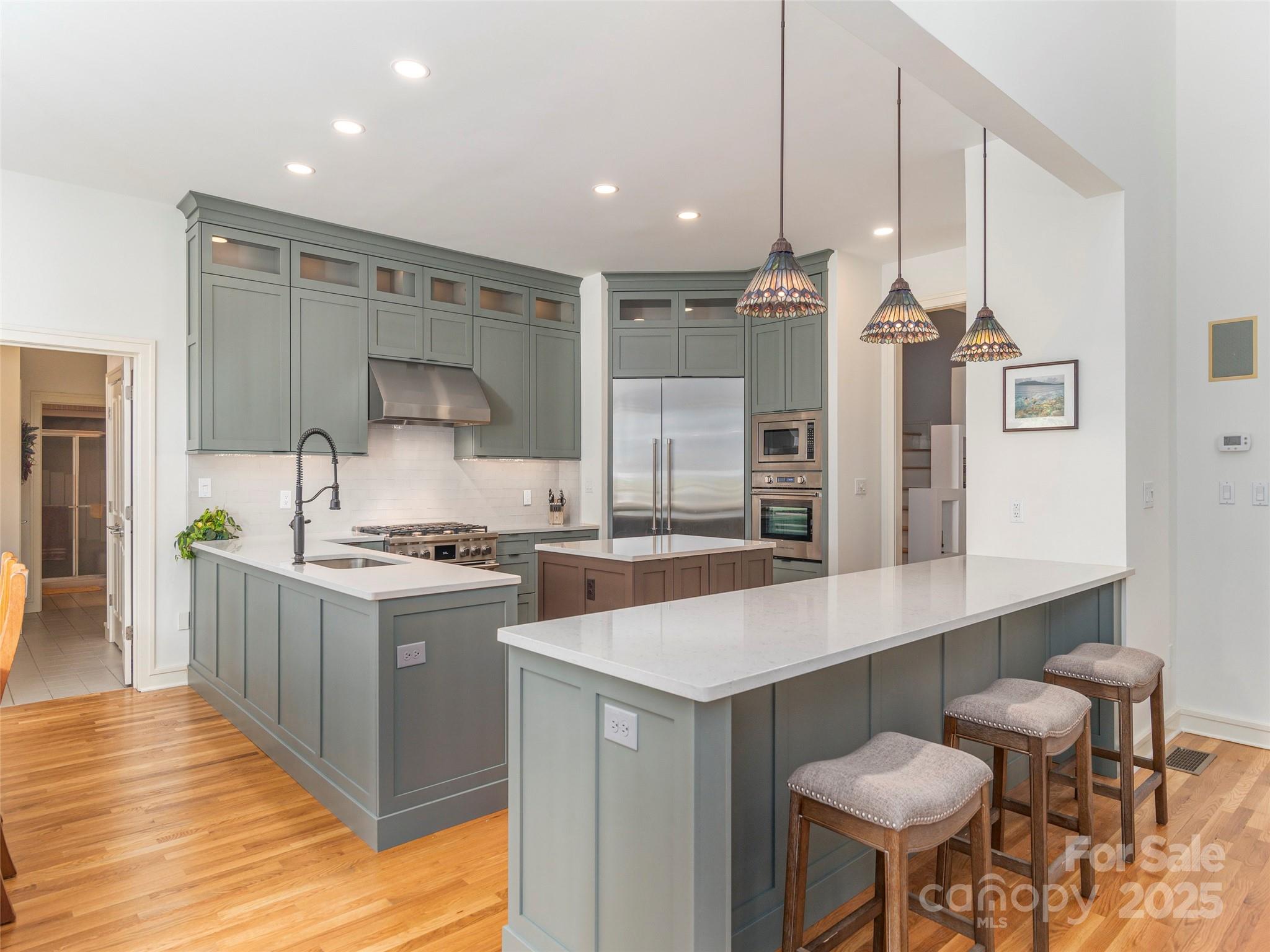 341 Racquet Club Road Property Photo 12