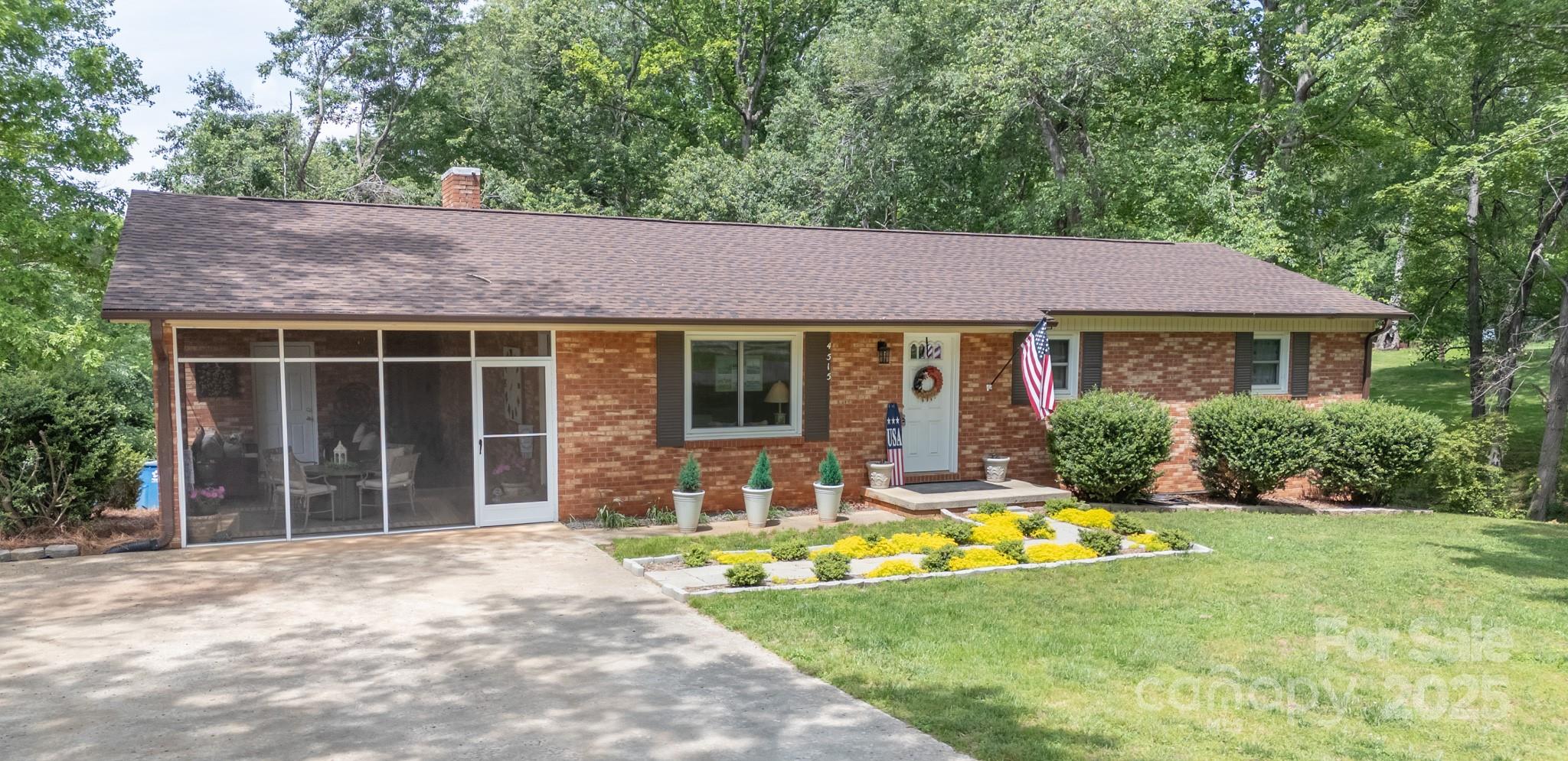 4515 Diamond Street Property Photo