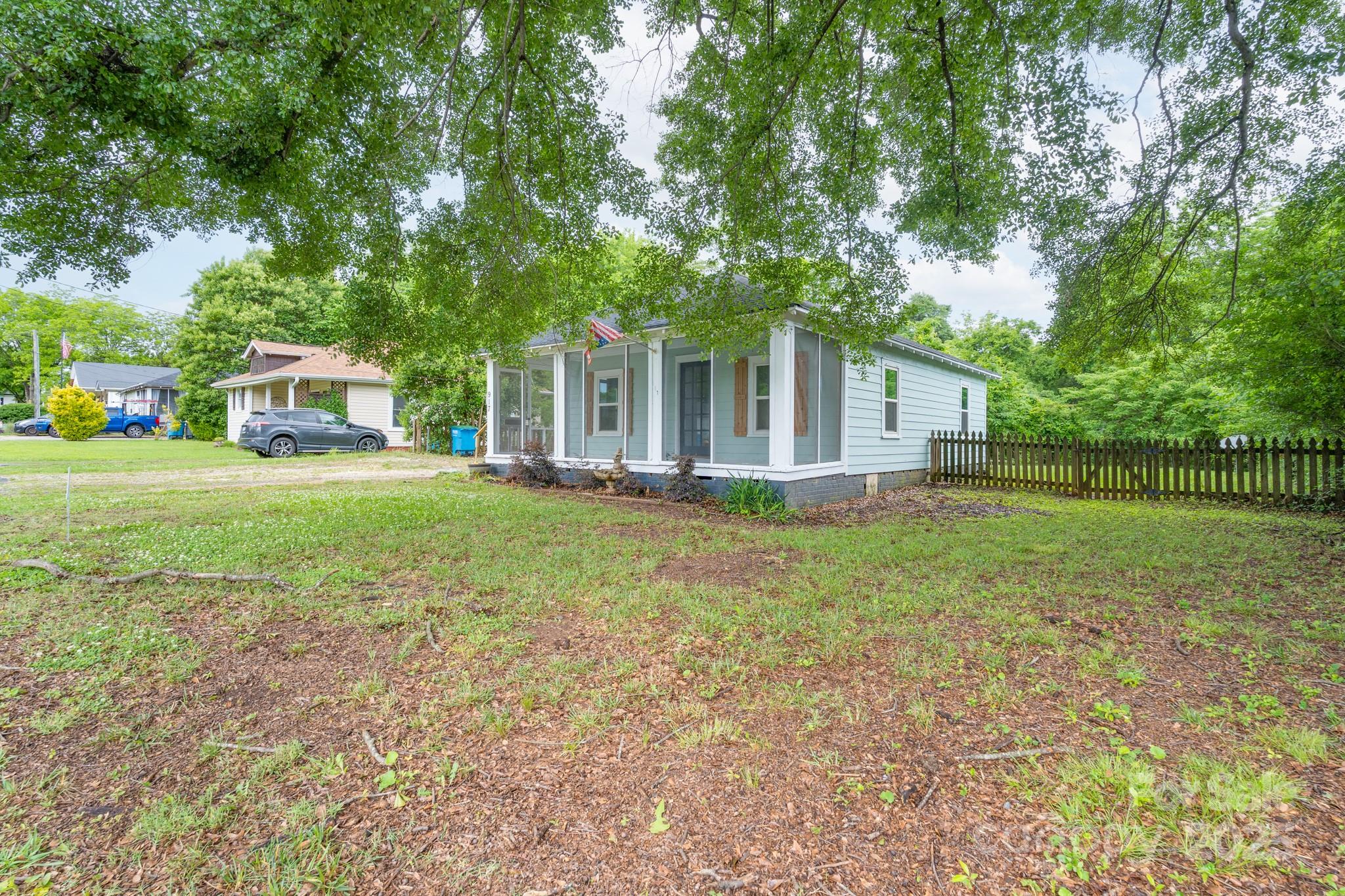 917 Laye Street Property Photo 1