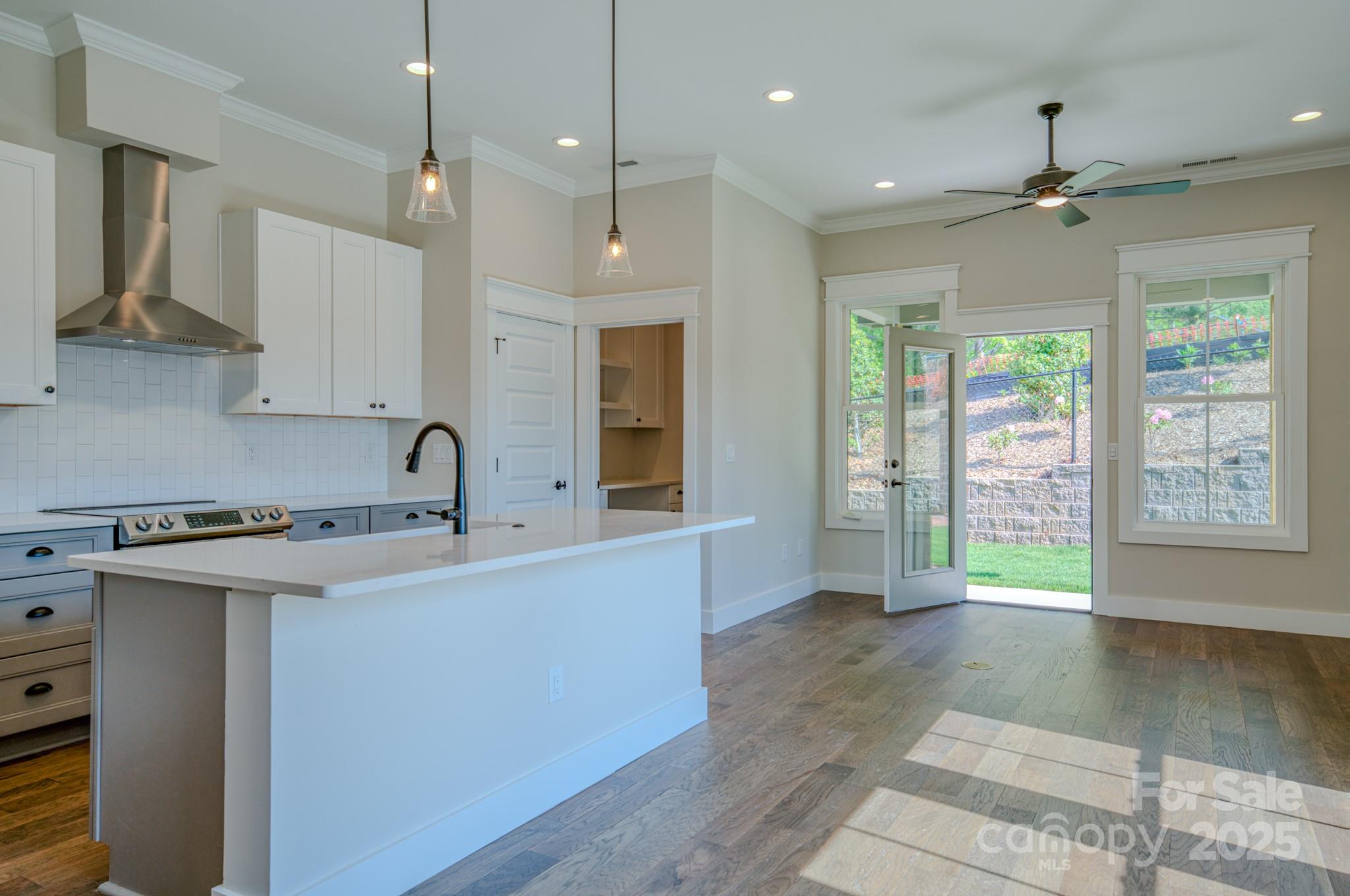 151 Collin Place 15 Property Photo 4