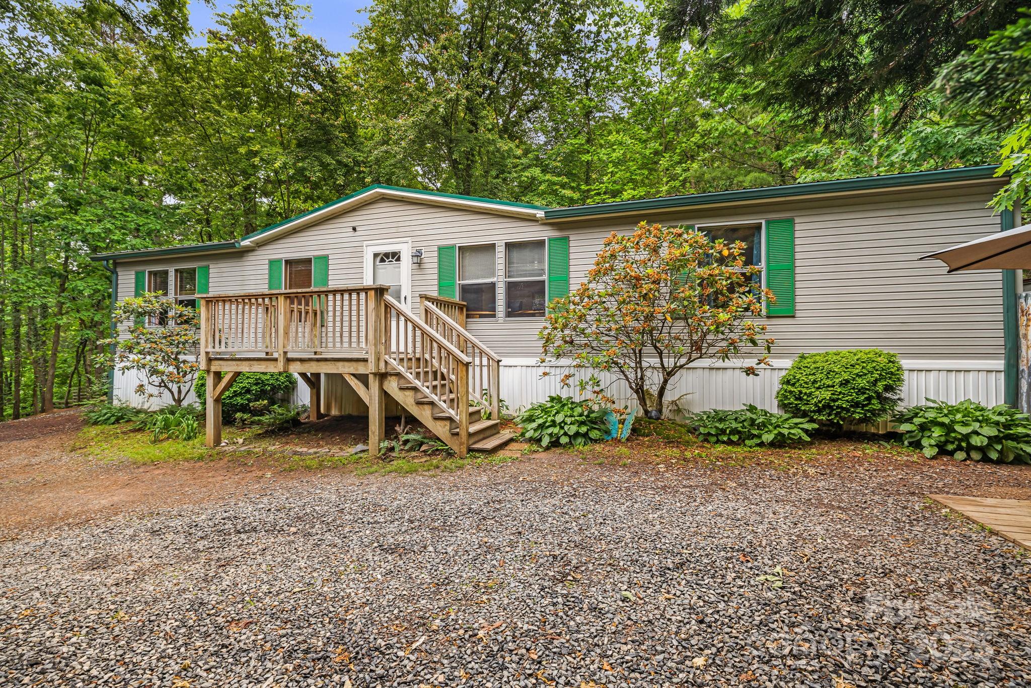 15 Robin Lane Property Photo 1