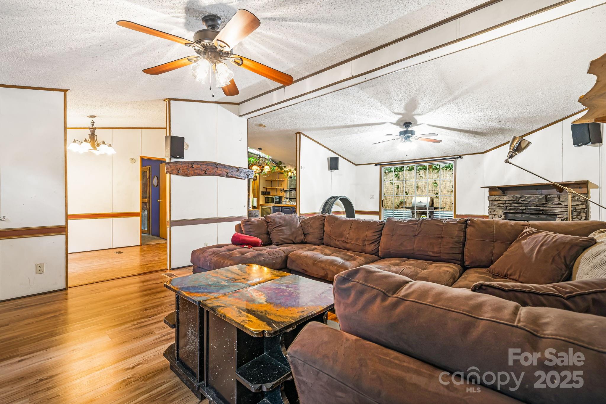 15 Robin Lane Property Photo 6