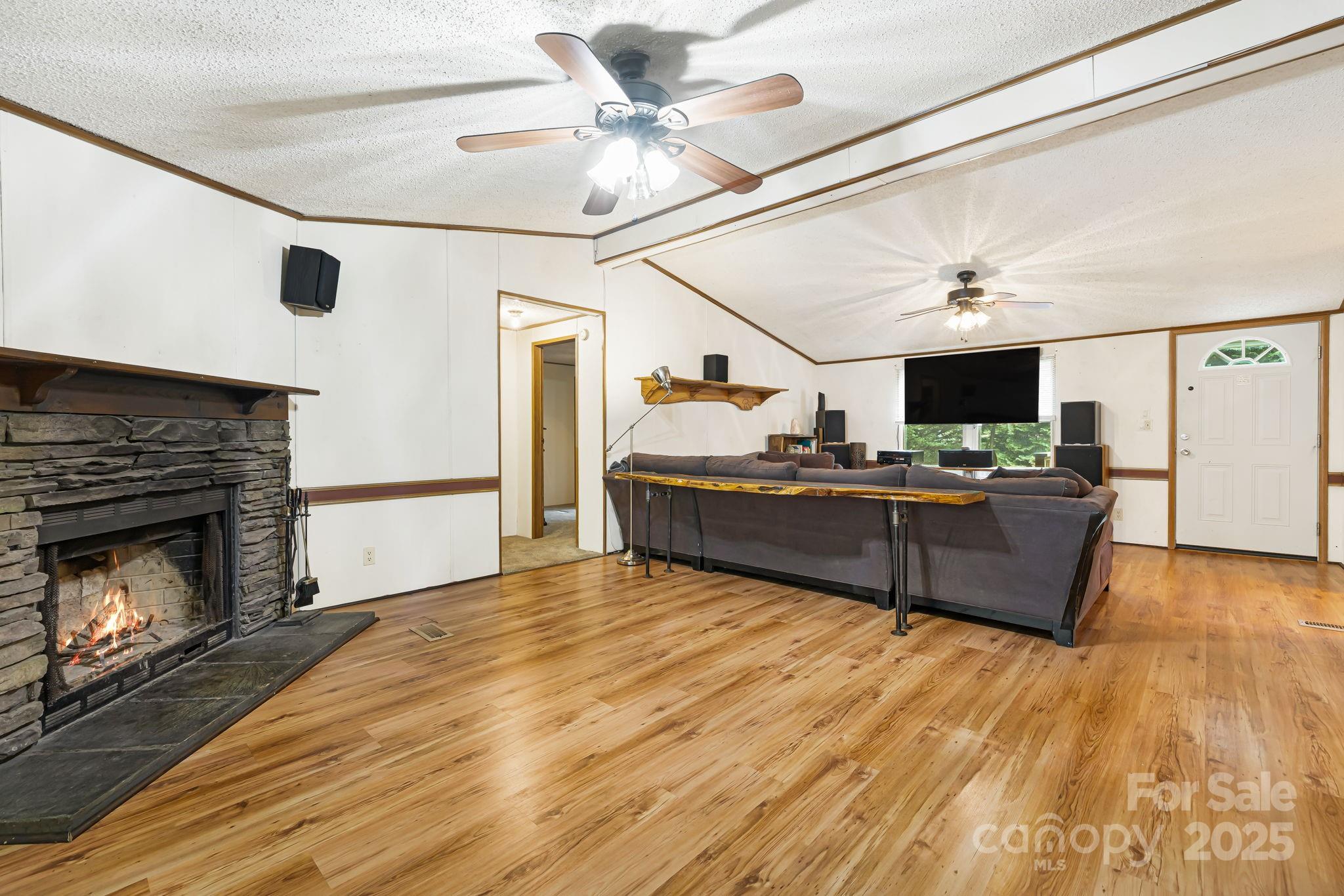 15 Robin Lane Property Photo 10