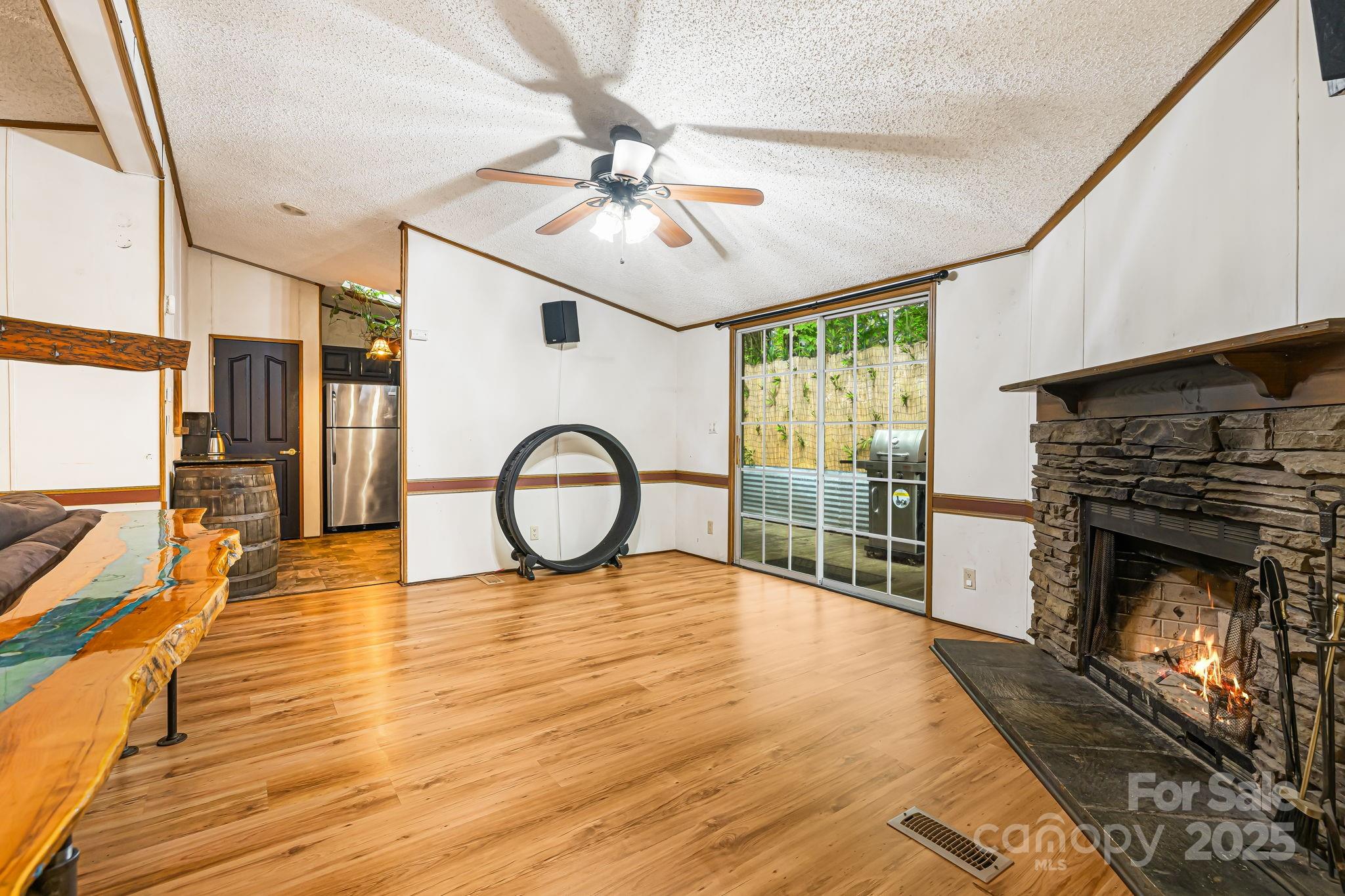 15 Robin Lane Property Photo 11