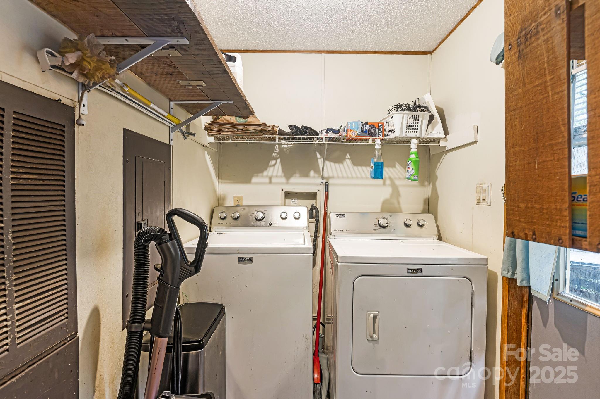 15 Robin Lane Property Photo 19