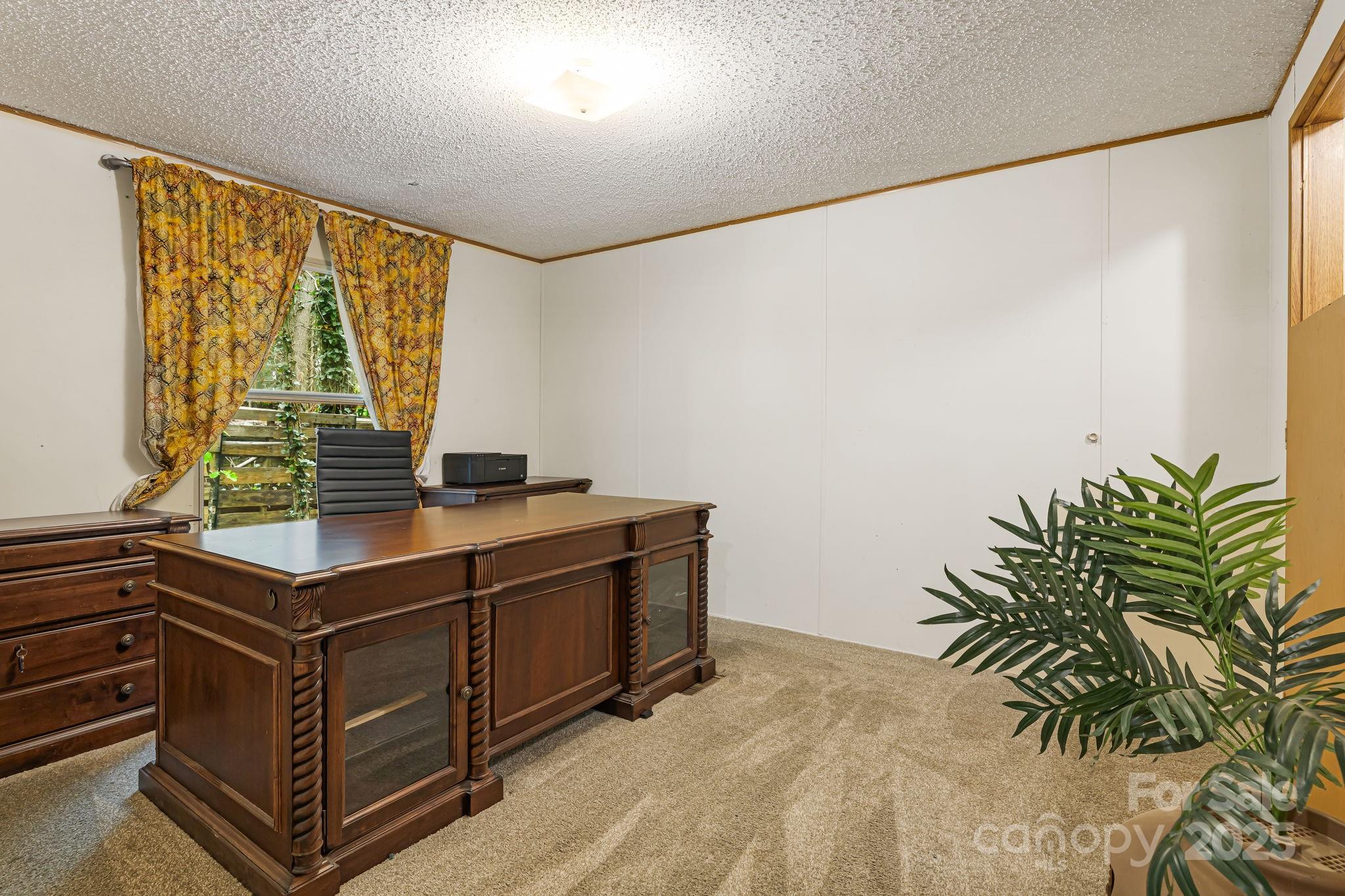 15 Robin Lane Property Photo 27