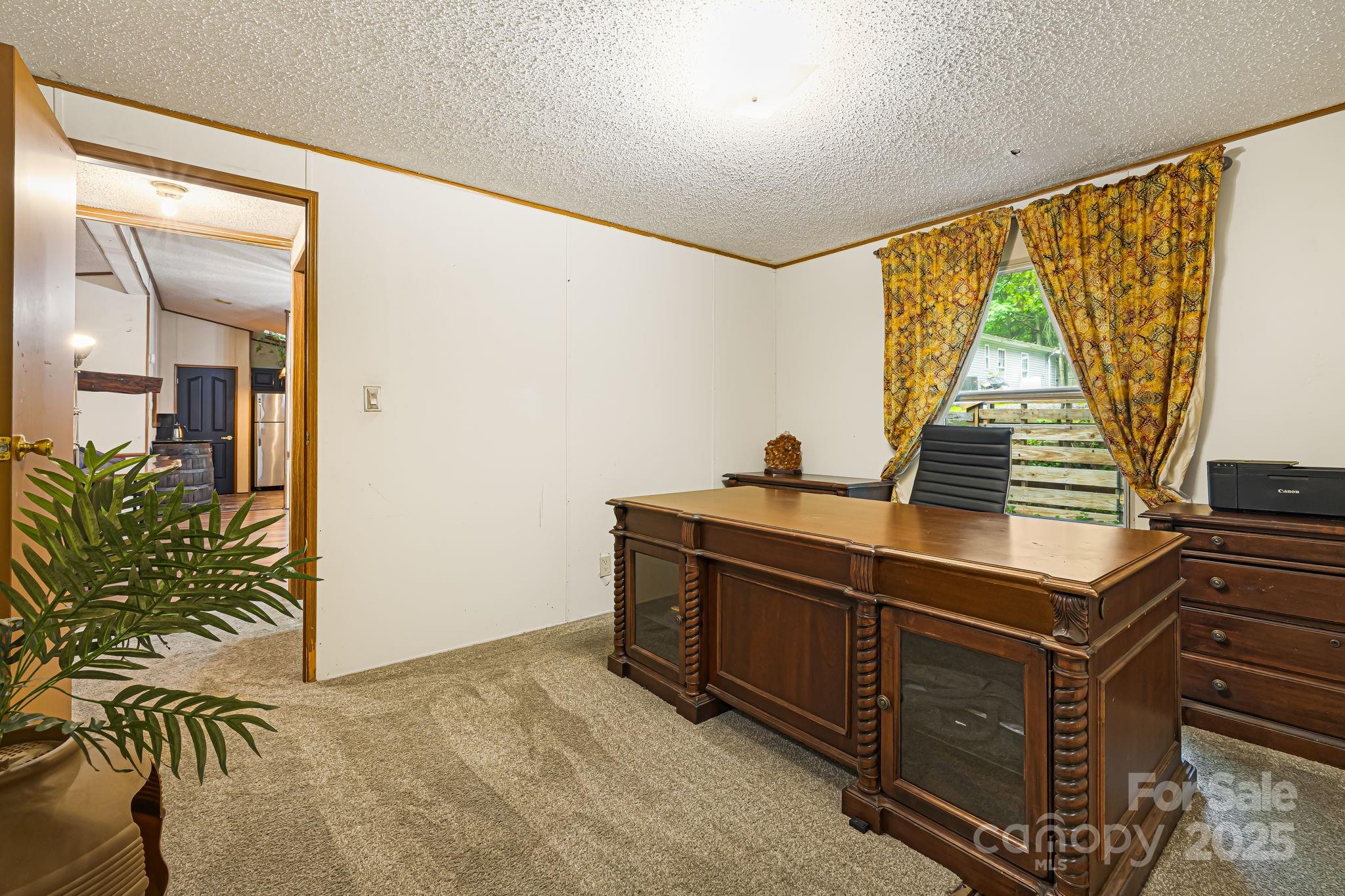 15 Robin Lane Property Photo 28