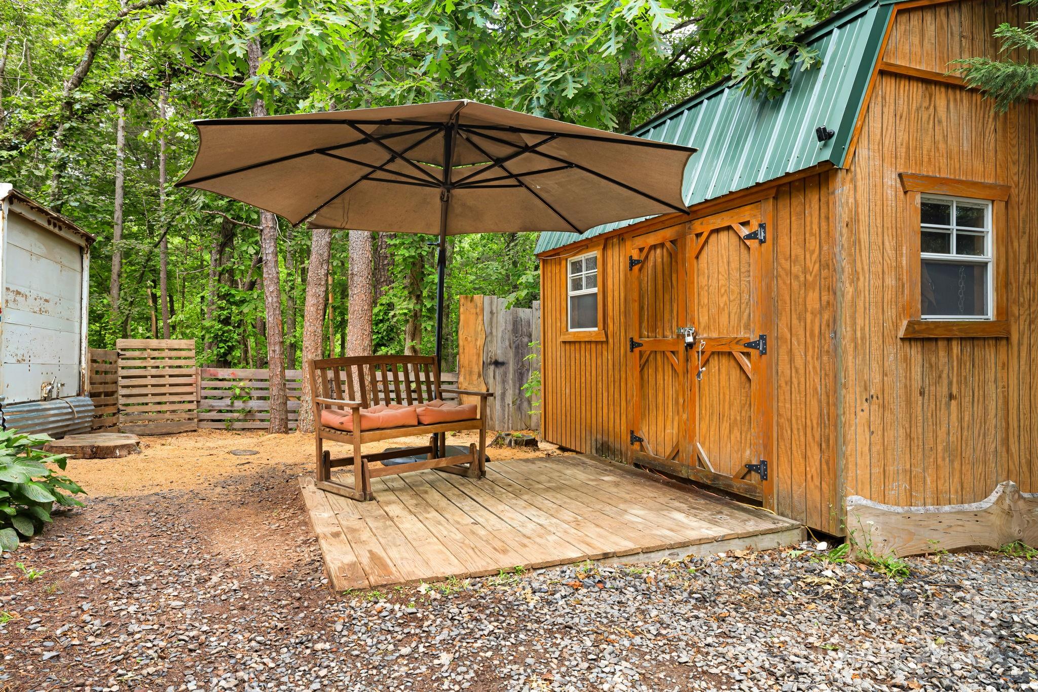 15 Robin Lane Property Photo 32