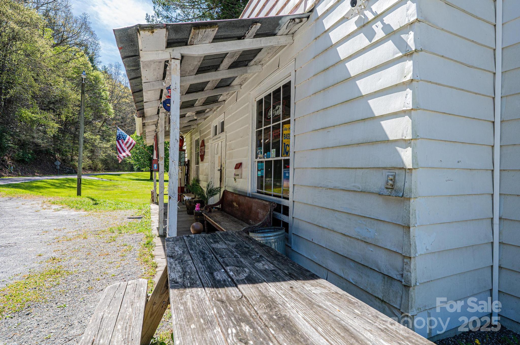 6353 Buffalo Cove Road Property Photo 2