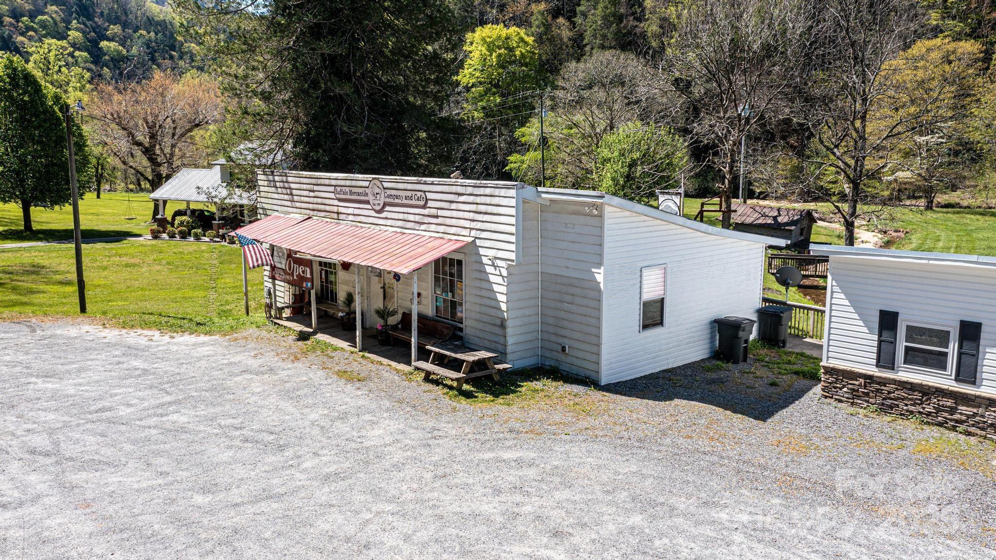 6353 Buffalo Cove Road Property Photo 20
